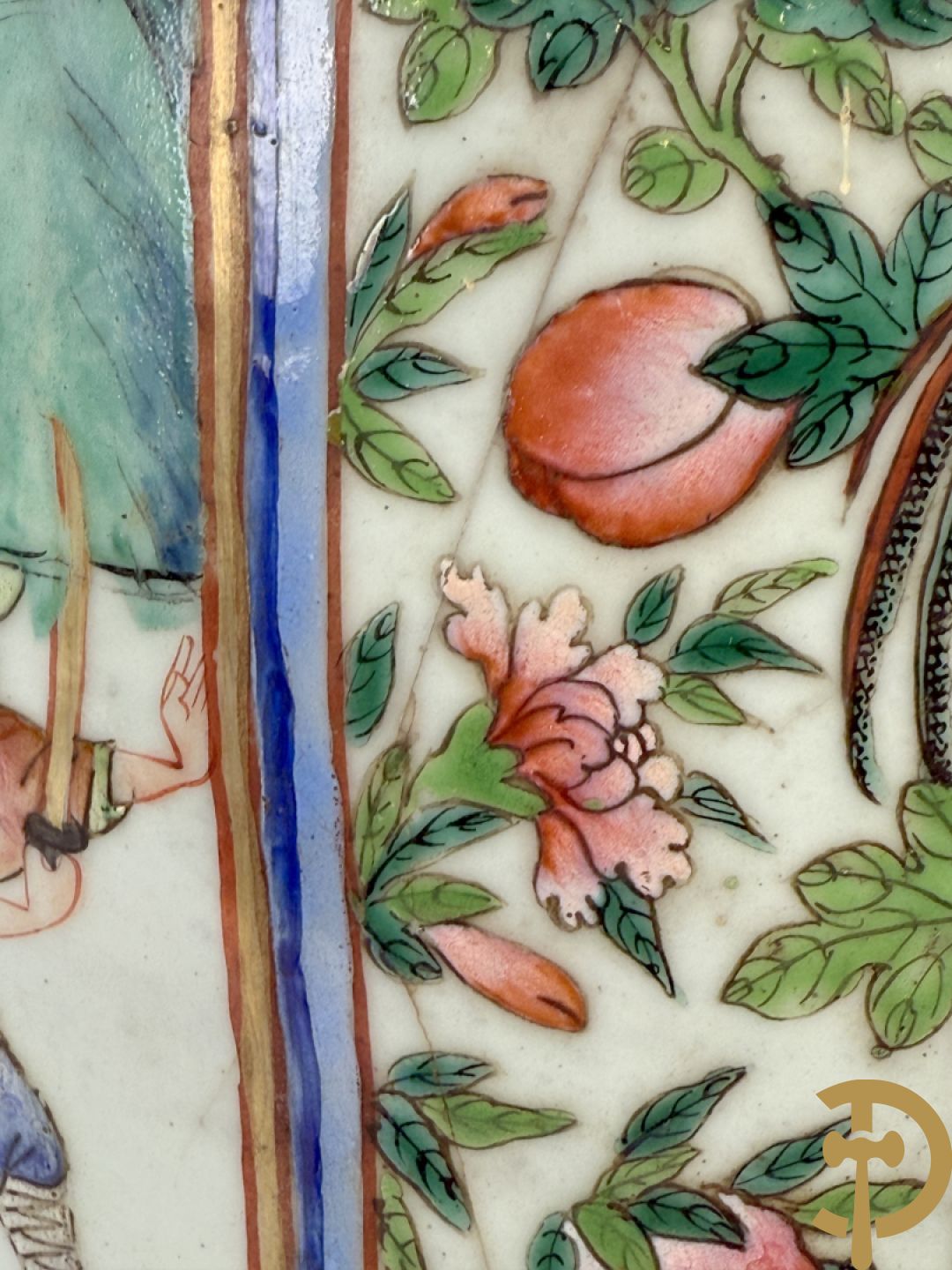 Chinese porseleinen vaas met geanimeerd krijgerdecor en vogeltaferelen