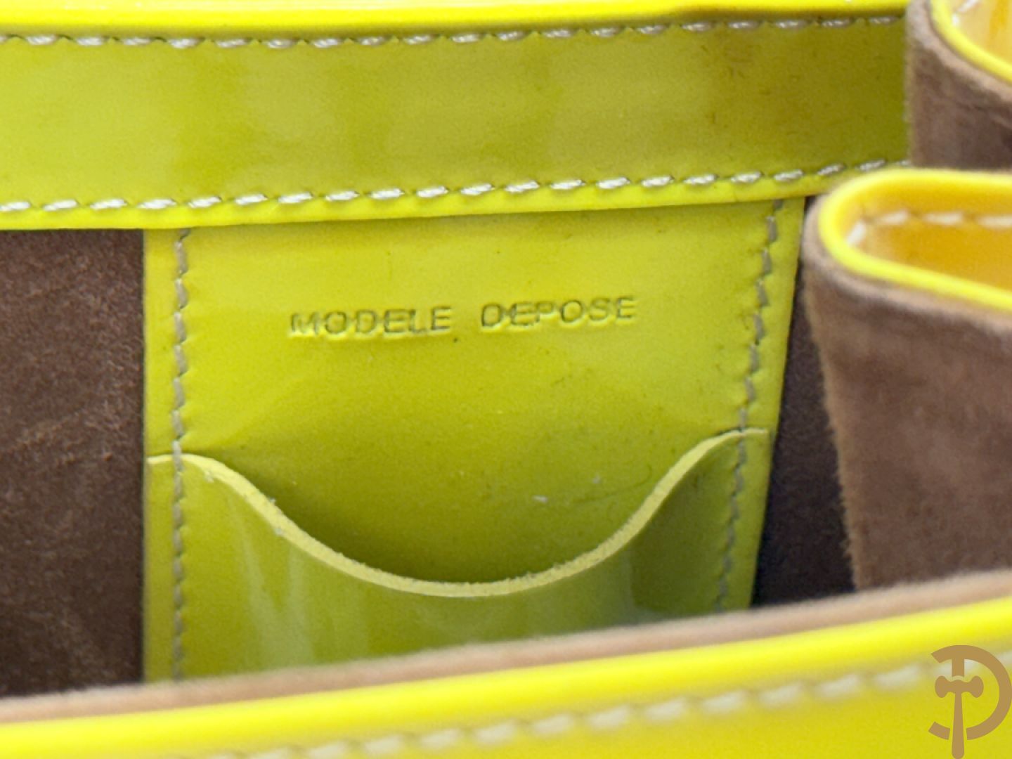 Unieke handtas Delvaux in fluo geel, model Brillant, gelimiteerde en genummerde serie 8/10, mode 2001 Landed - ontwerp van Walter Van Beirendonck uit 2001