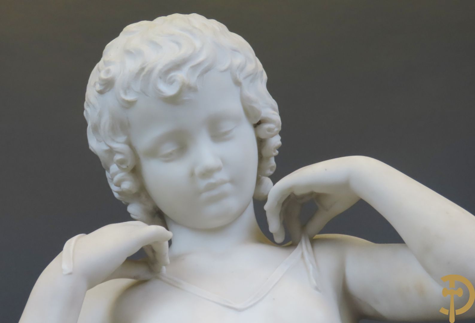 Onleesbaar getekend links achter 