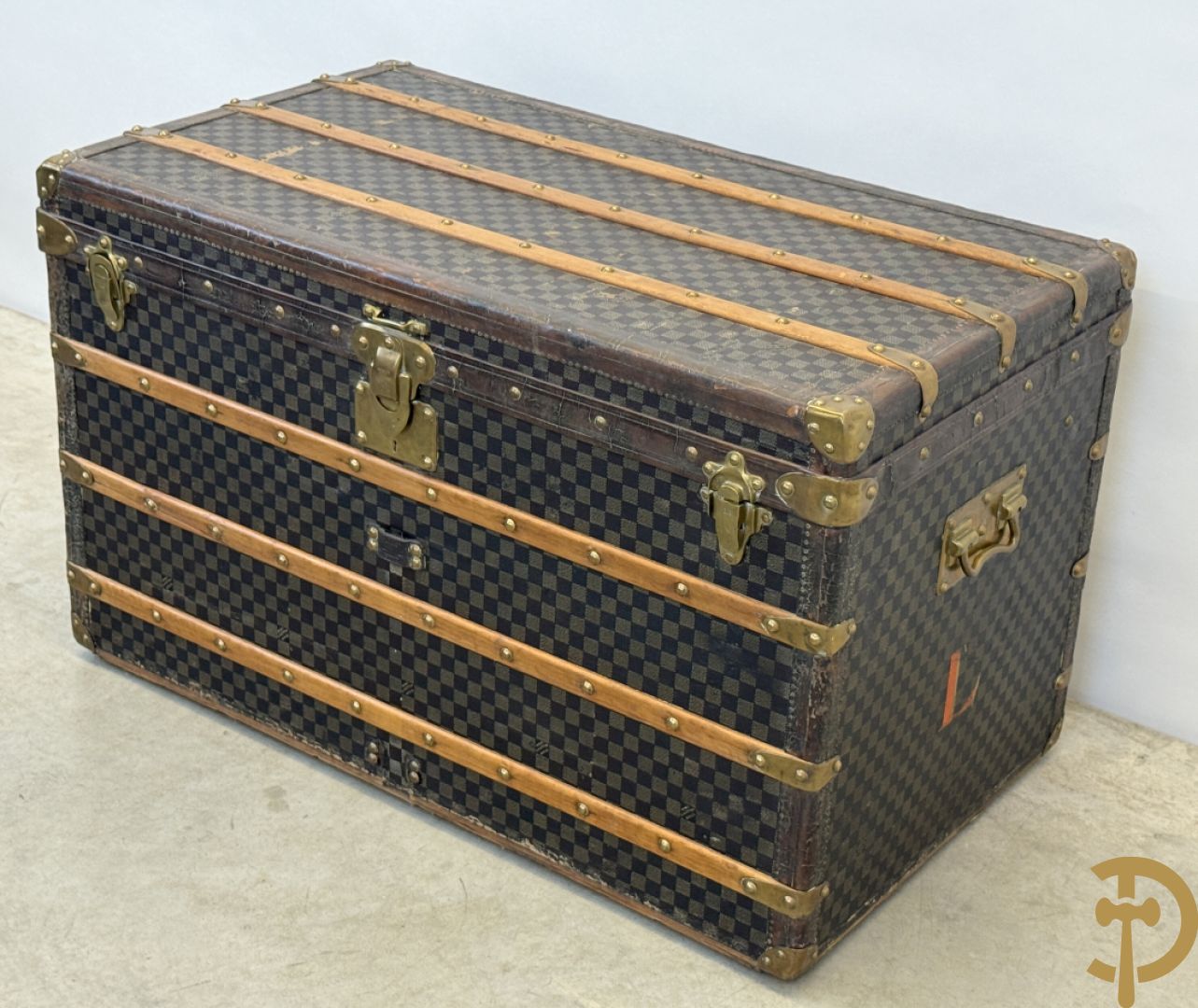 Antieke reiskoffer Louis Vuitton met houten latten, genummerd N41601, met bijhorende sleutel