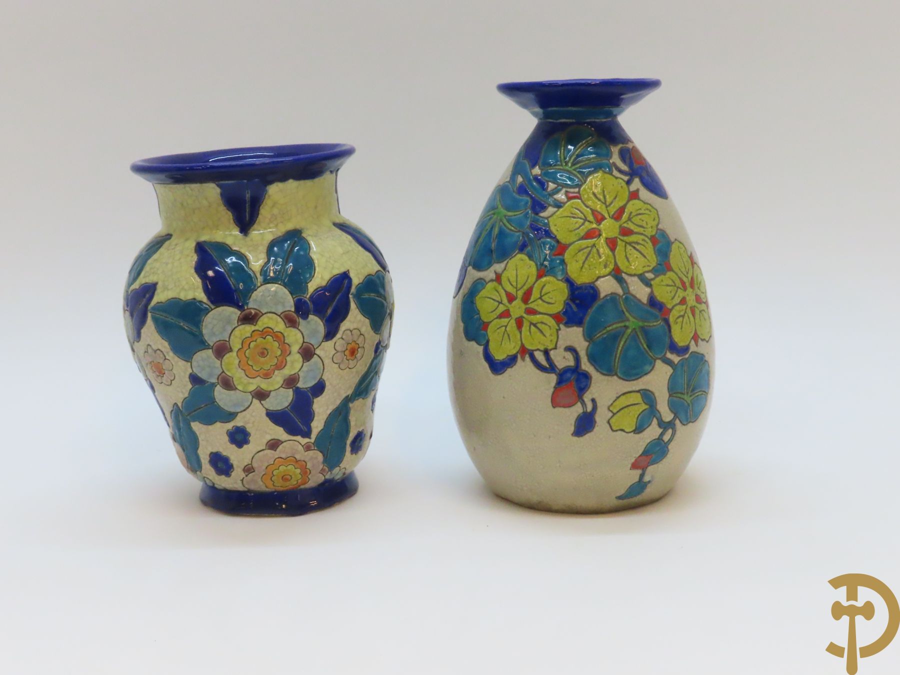 Boch Keramis vaas met bloemen, decor 2765 + Boch Keramis vaas, decor 2542