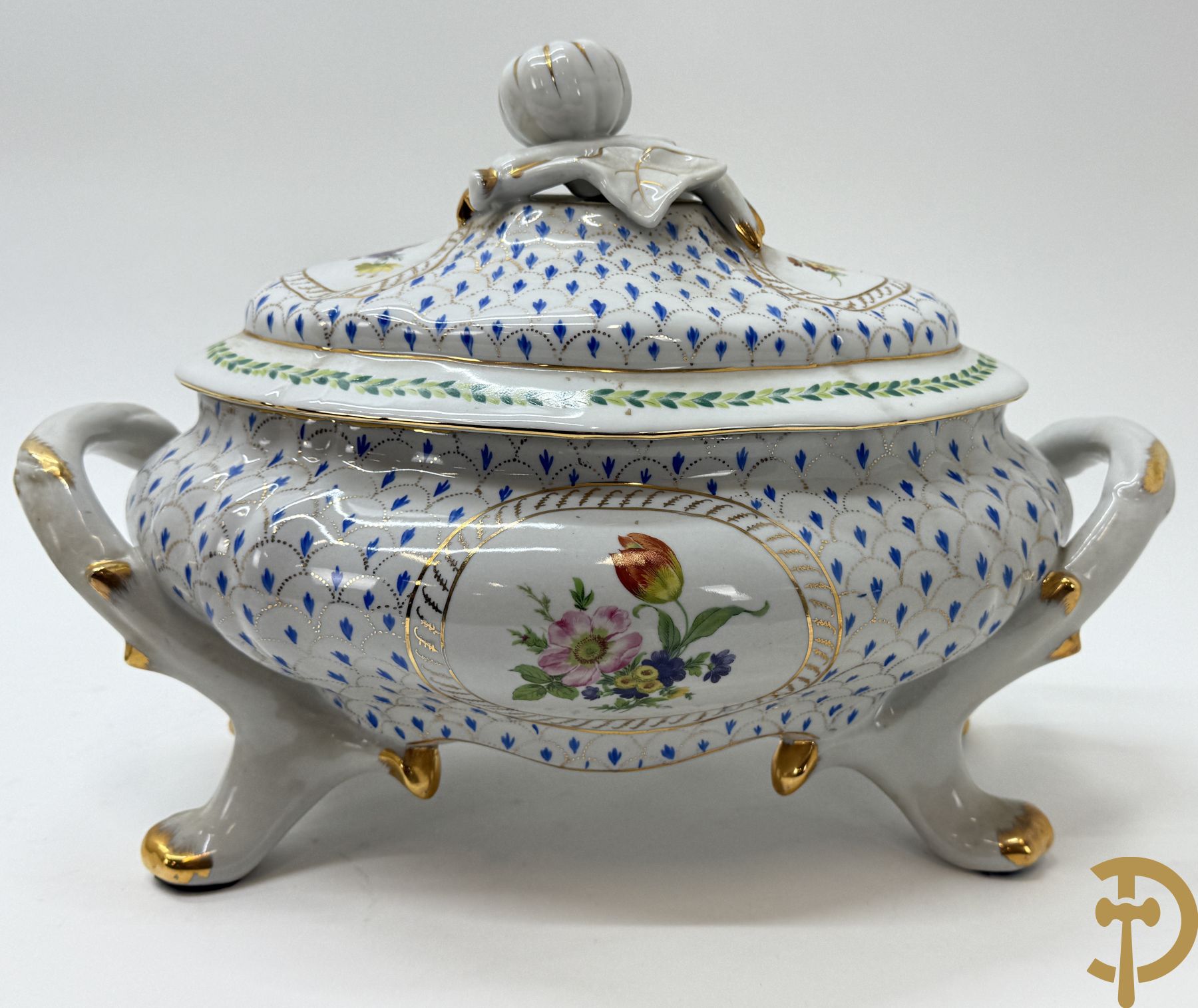 Wit porseleinen milieu de table met bloemendecor, Limoges gemerkt