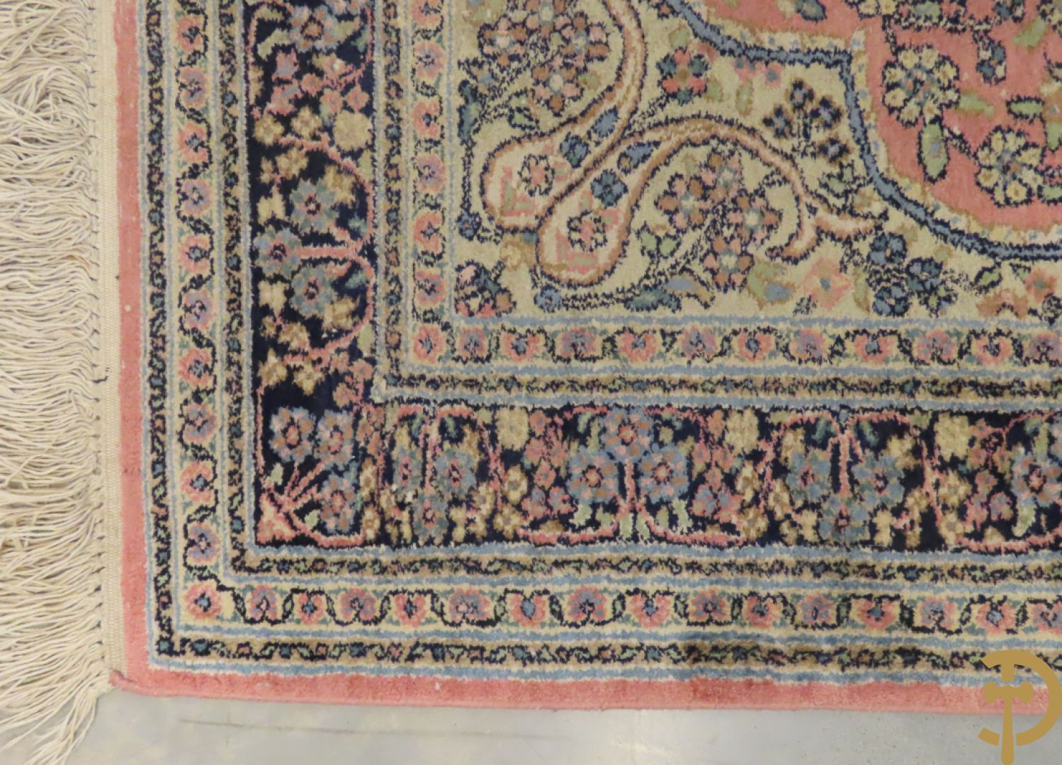 Oosters handgeknoopte loper zijde op katoen met amfoor en bloemenmotieven