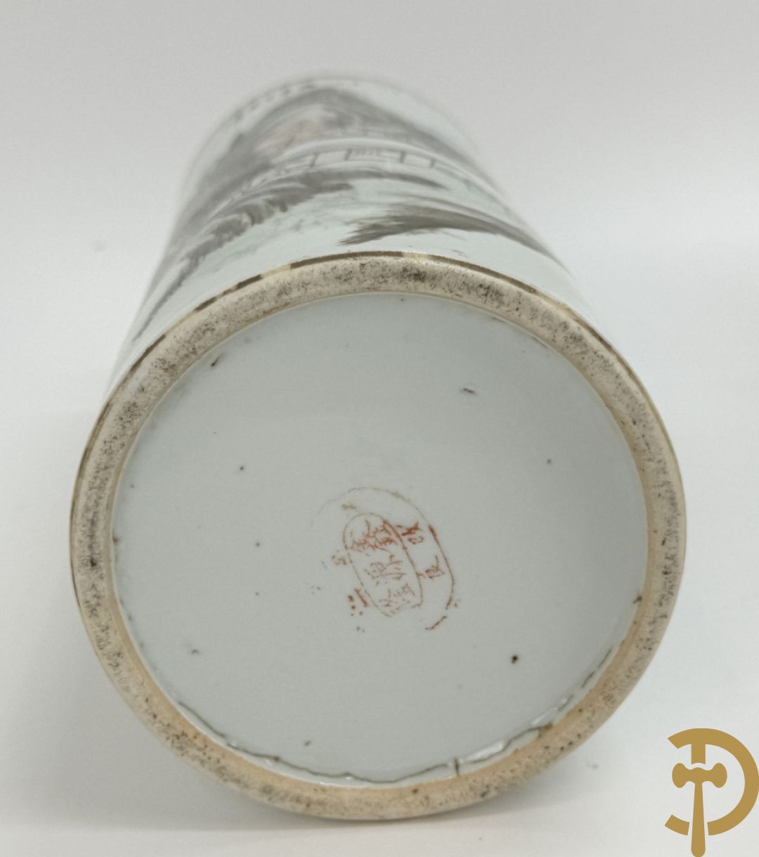 Paar Chinese porseleinen rolvaasjes met landschapsdecor