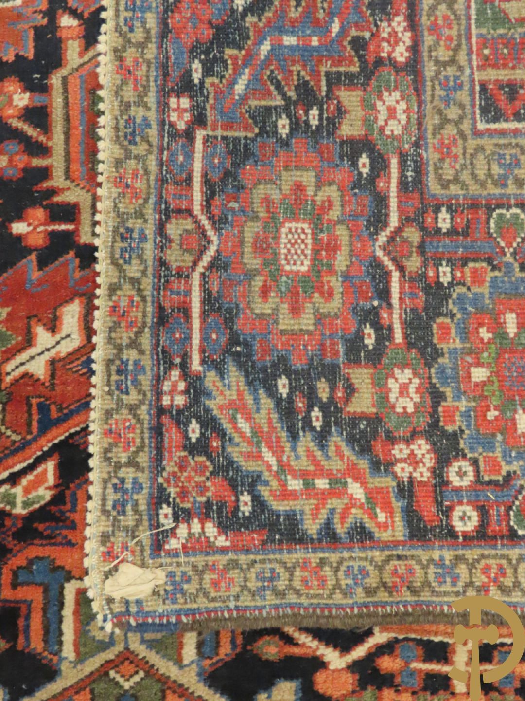 Antiek oosters handgeknoopt tapijt heriz