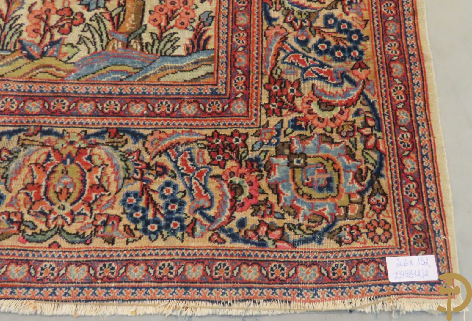 Oosters handgeknoopt tapijt Tabriz met amfoor, bloemen en levensboom