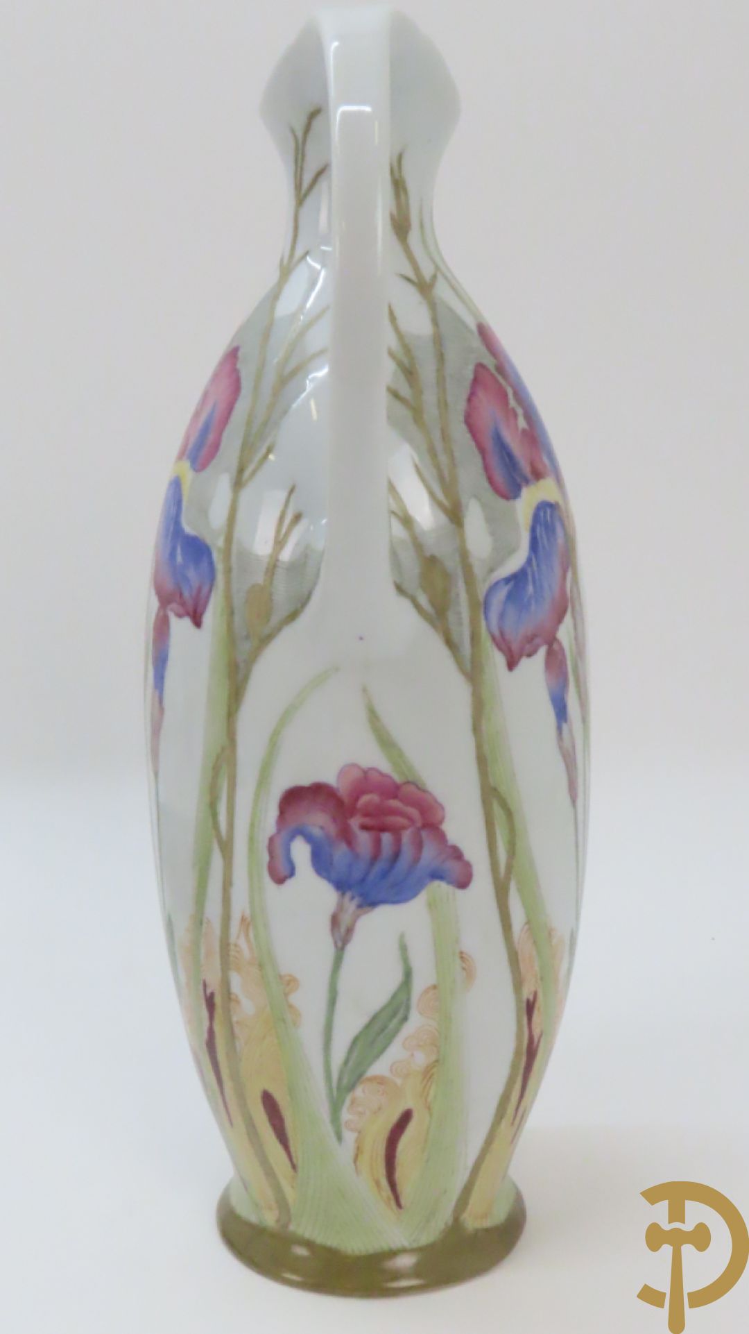 Twee Hollandse vazen met bloemendecor, Colenbrander Arnhem Holland