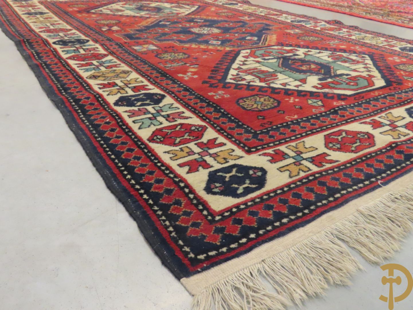 Twee oosterse handgeknoopte tapijten Hamadan en Kaukasus