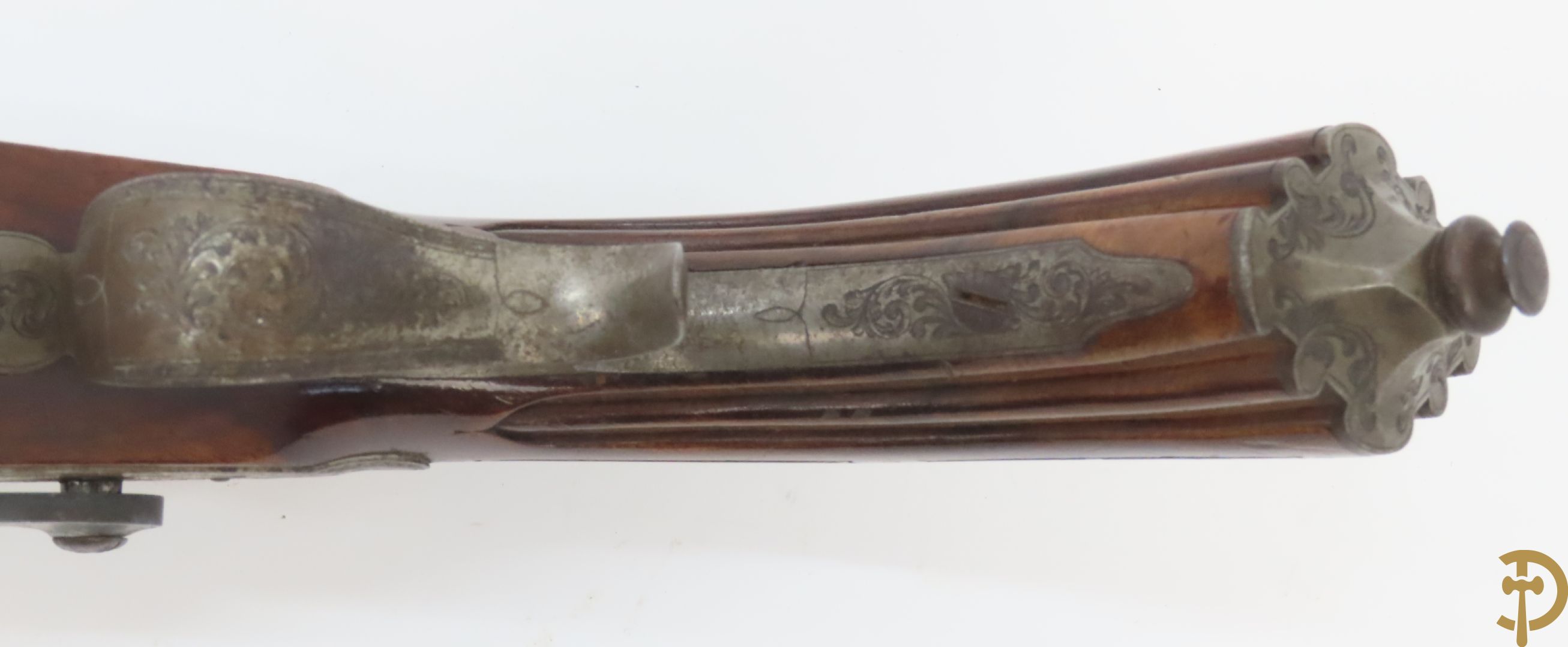 Antieke duelleerkoffer met paar percussie duelleerpistolen met notelaren handvat - (Antiek sierwapen daterend voor 1893 - kopers gebonden aan de Belgische wetgeving)