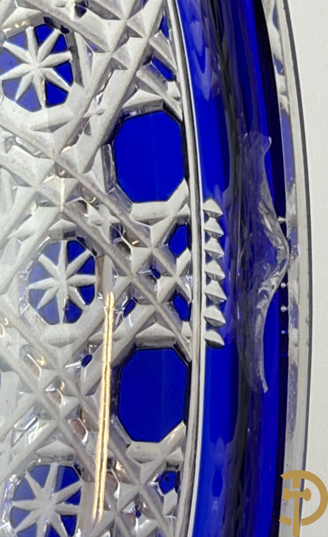 Blauwe handgeslepen en gefacetteerde kristallen punck bowl