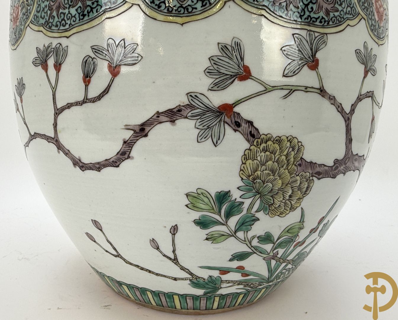 Chinese porseleinen cacheot met bloemen en vogeldecor