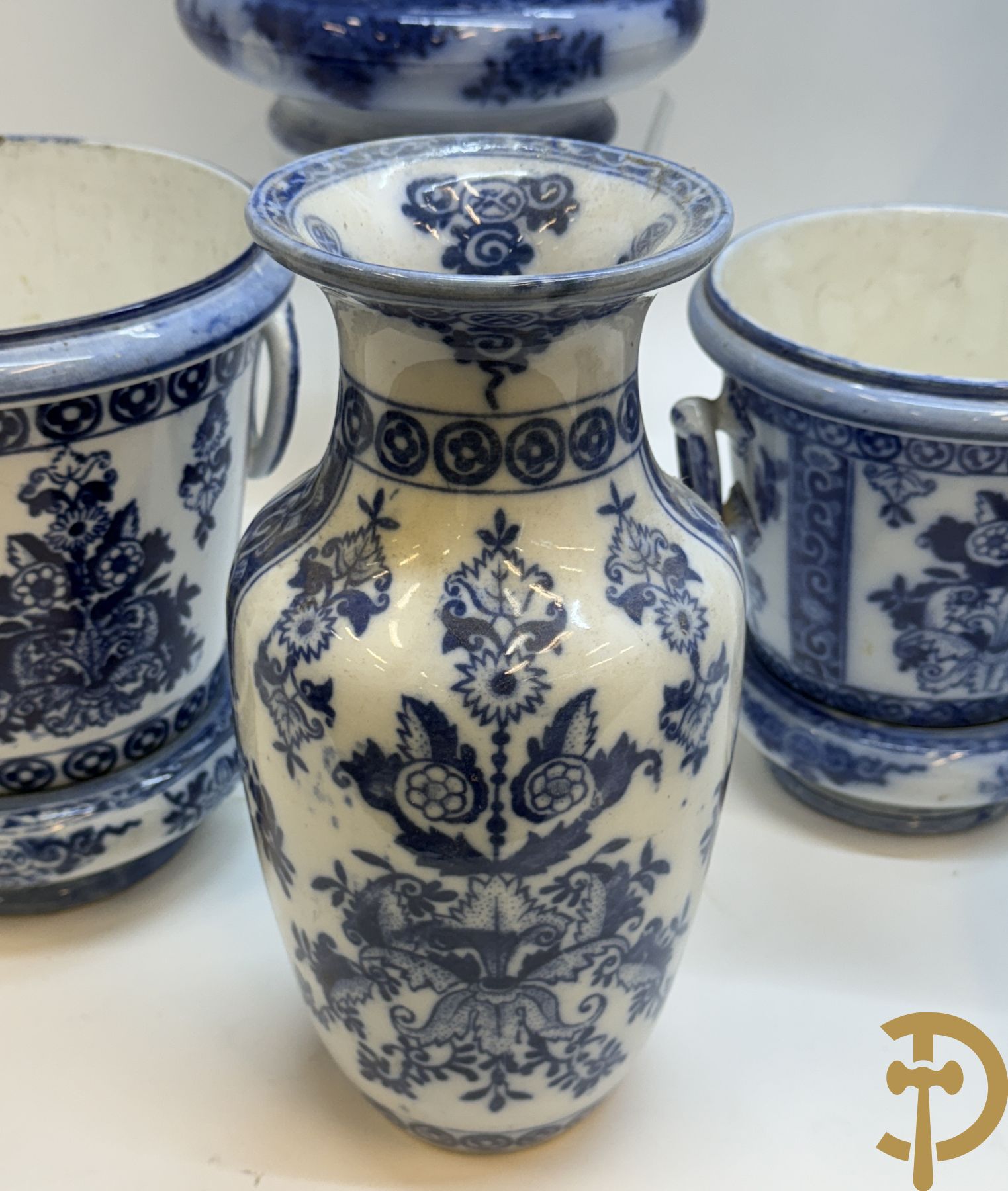 Verzameling cachepots en vazen P. Regout & Cie Maastricht