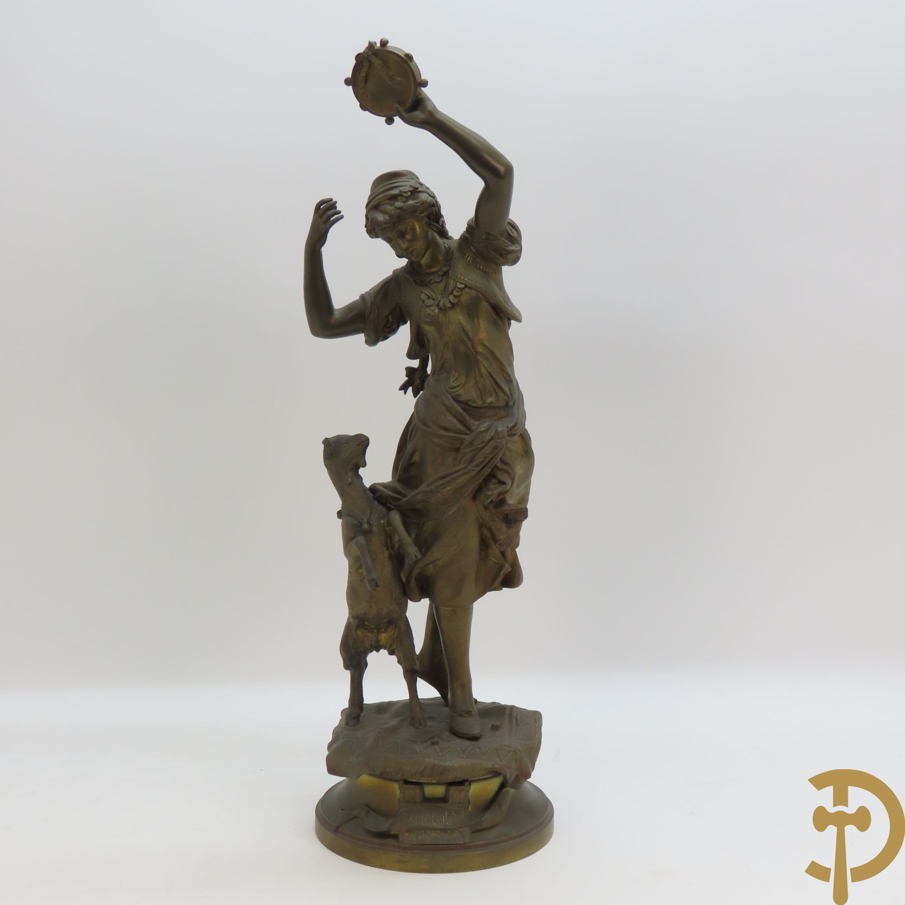 GAUDEZ get. 'Esmeralda, orientaalse danseres met tambour en geitje' verguld bronzen beeld