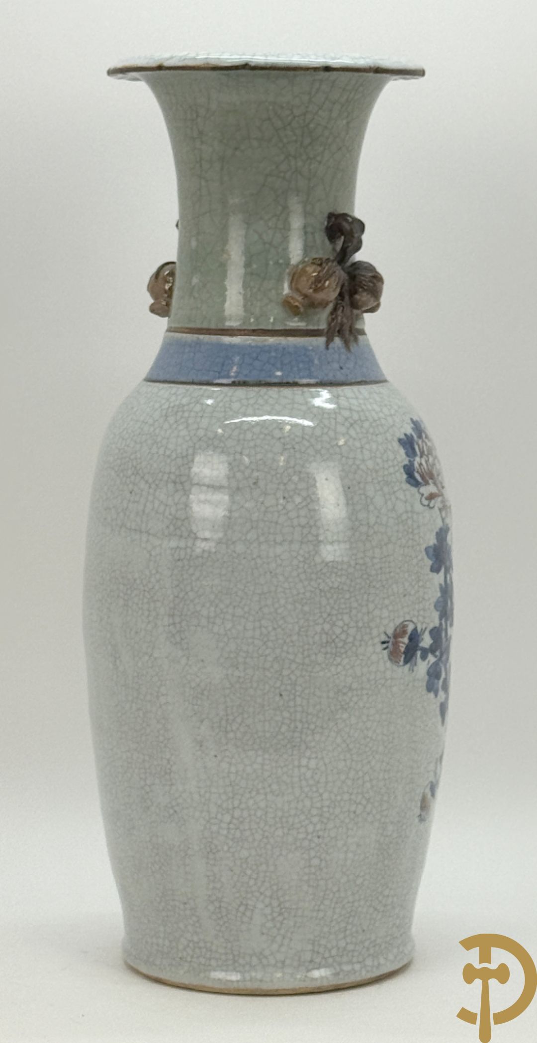 Chinese porseleinen blauw/witte Nankin vaas met bloemen- en vogeldecor en bezet met vruchten