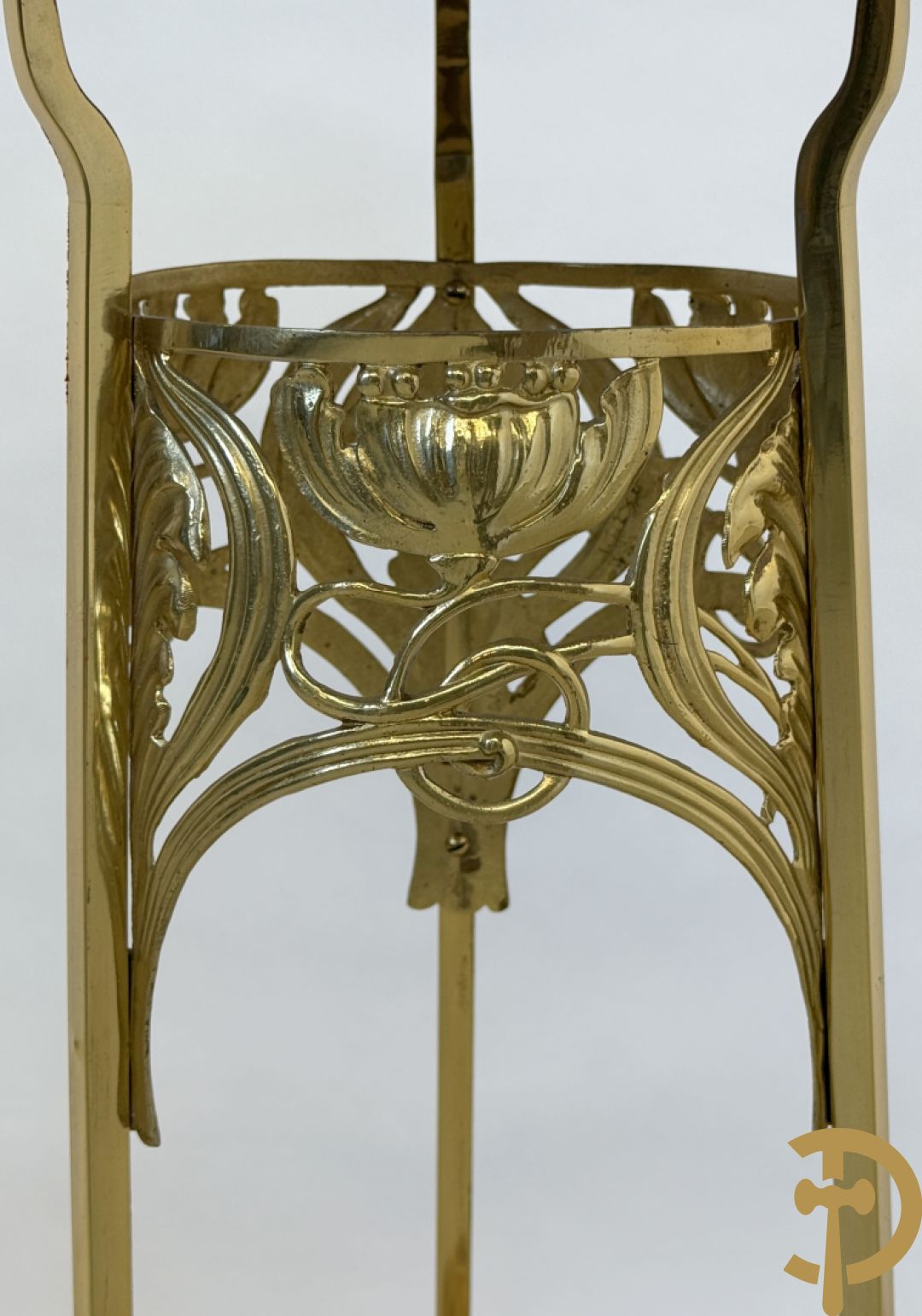 Koperen geajoureerde staander, Jugendstil