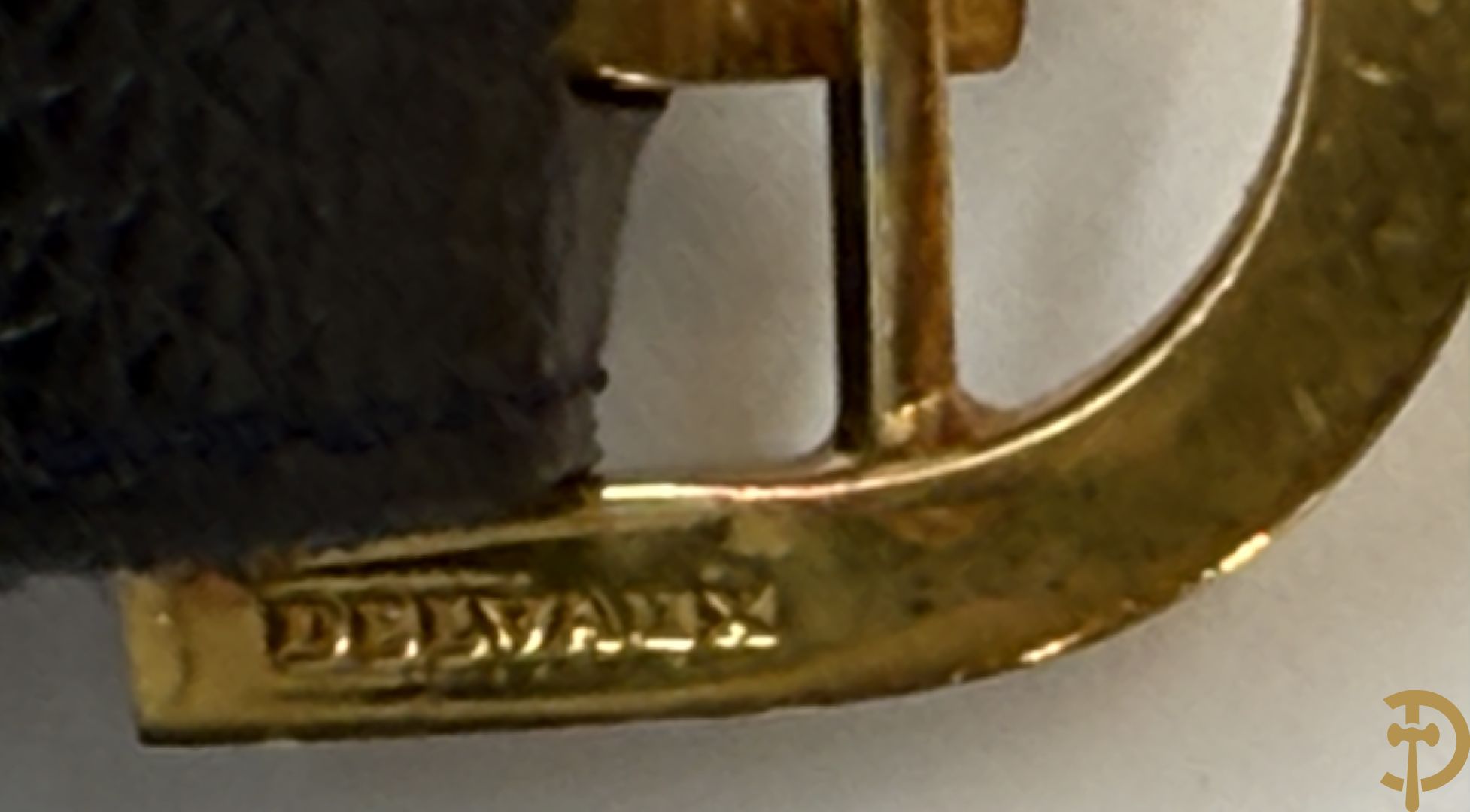 Blauw gekorreld lederen schoudertas model Le Calicot en openklapbare geldbeugel, Delvaux,