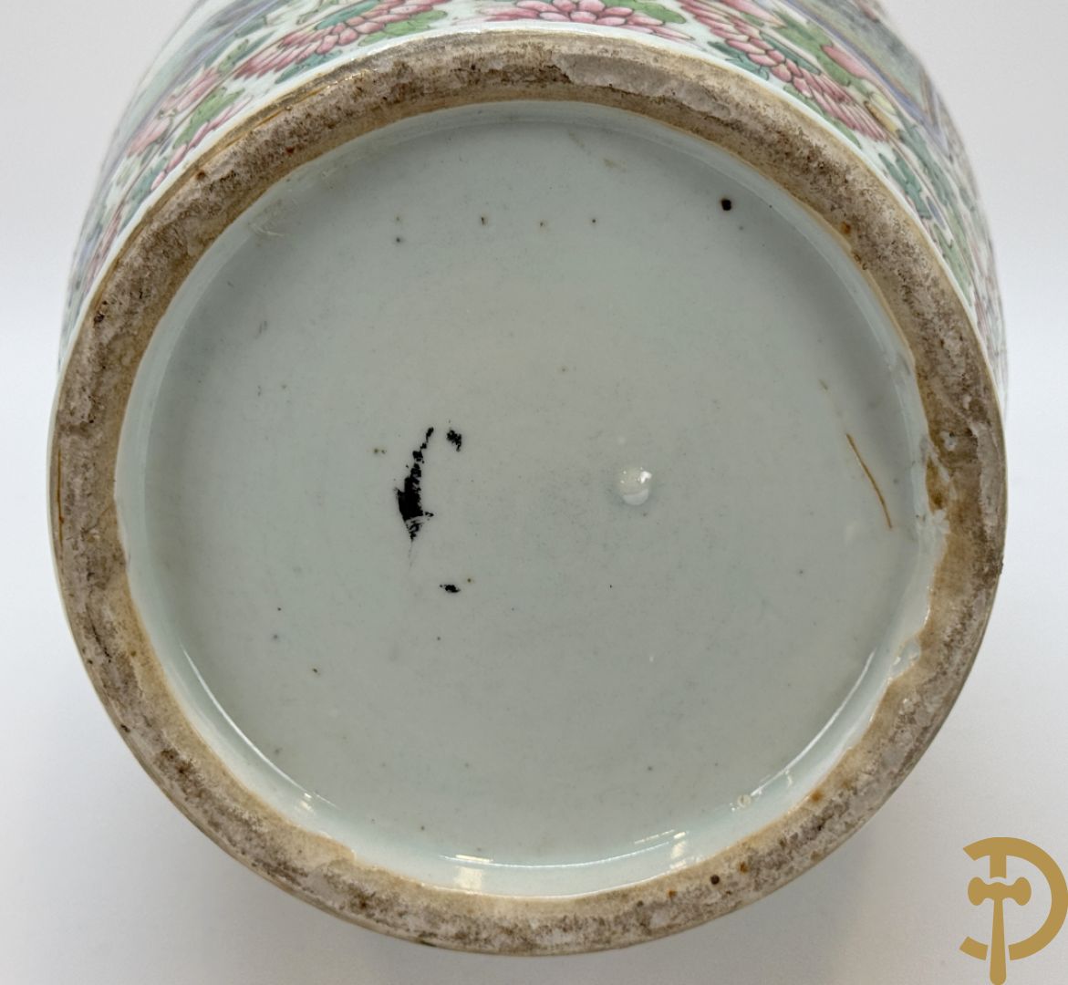 Chinese porseleinen vaas met geanimeerd krijgerdecor en vogeltaferelen