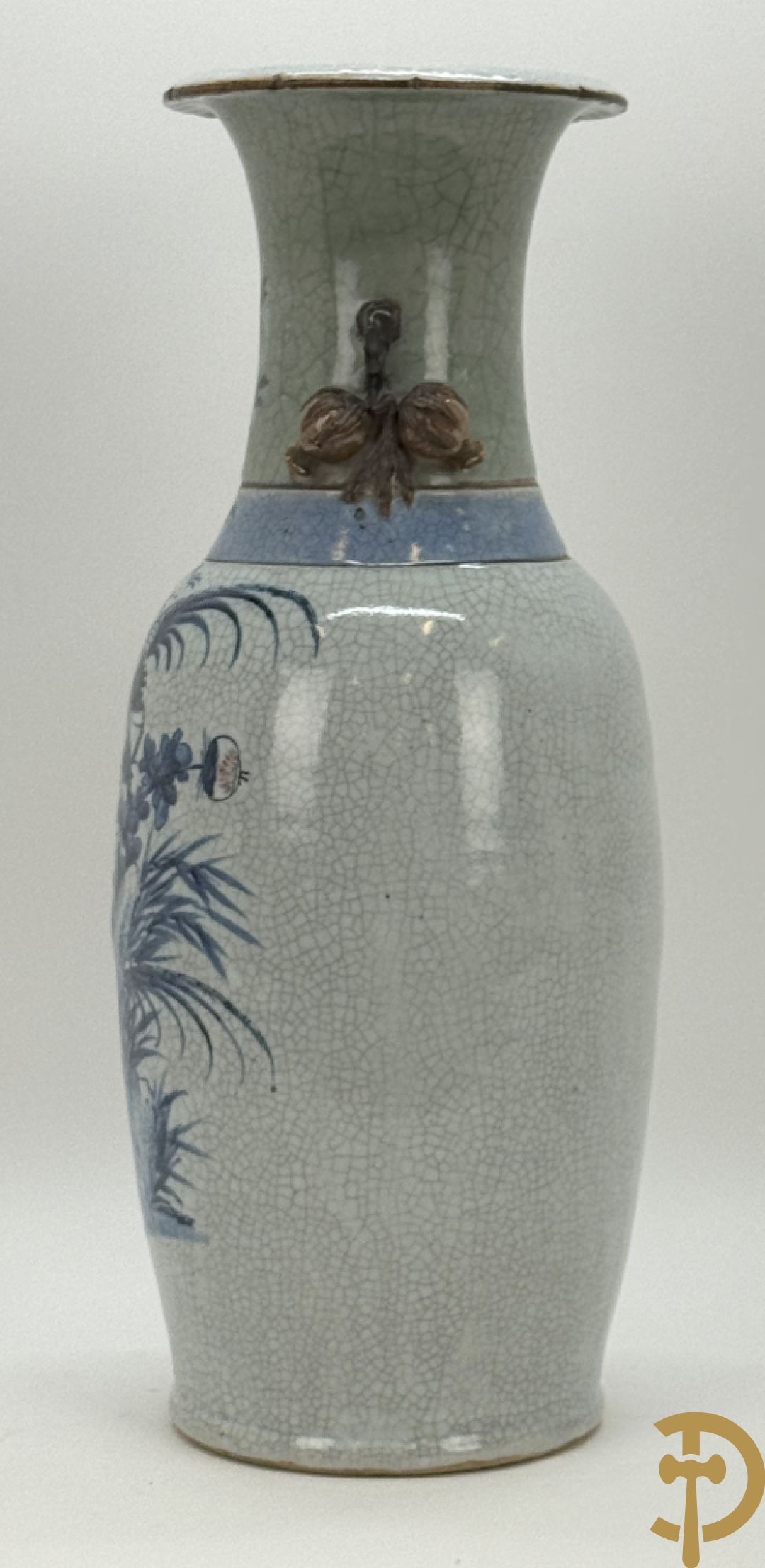 Chinese porseleinen blauw/witte Nankin vaas met bloemen- en vogeldecor en bezet met vruchten