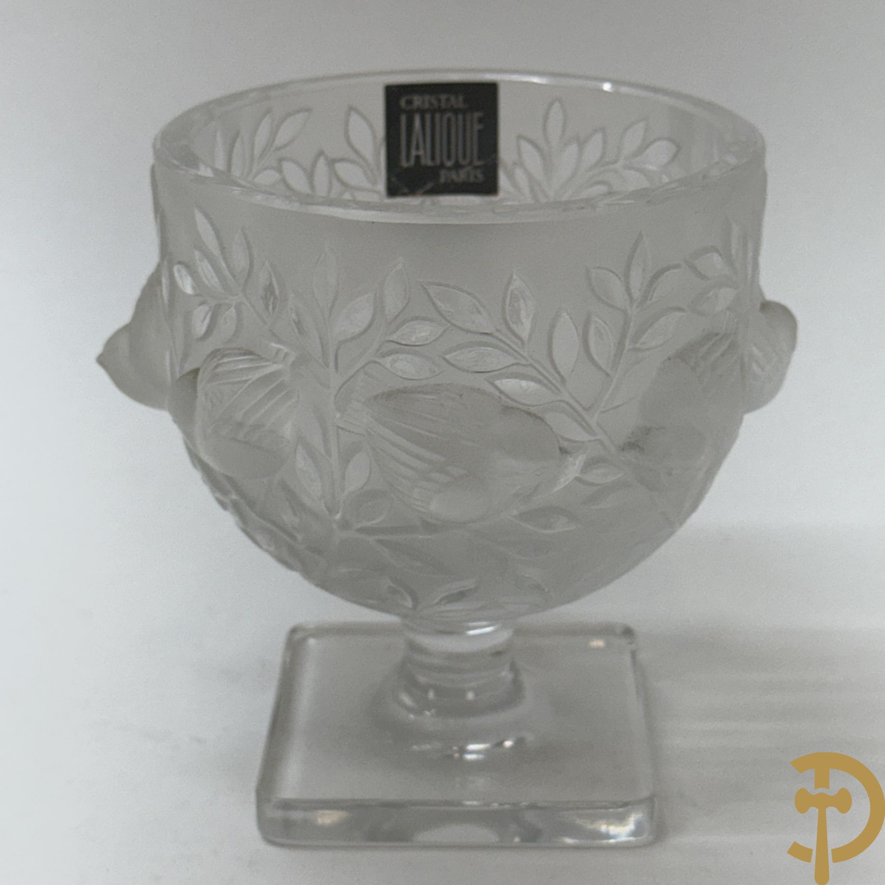 Coupe van glaspasta met vogel- en bloemendecor, Lalique France getekend