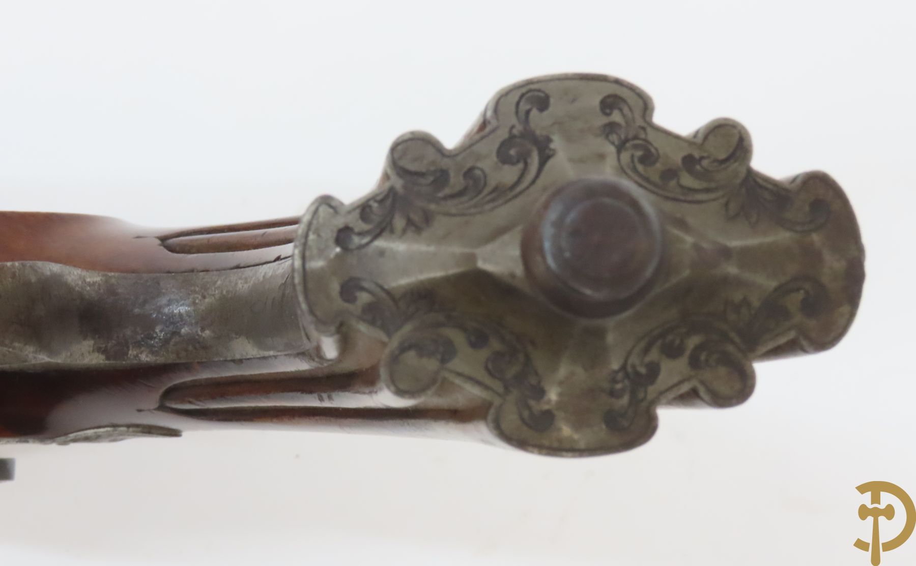 Antieke duelleerkoffer met paar percussie duelleerpistolen met notelaren handvat - (Antiek sierwapen daterend voor 1893 - kopers gebonden aan de Belgische wetgeving)