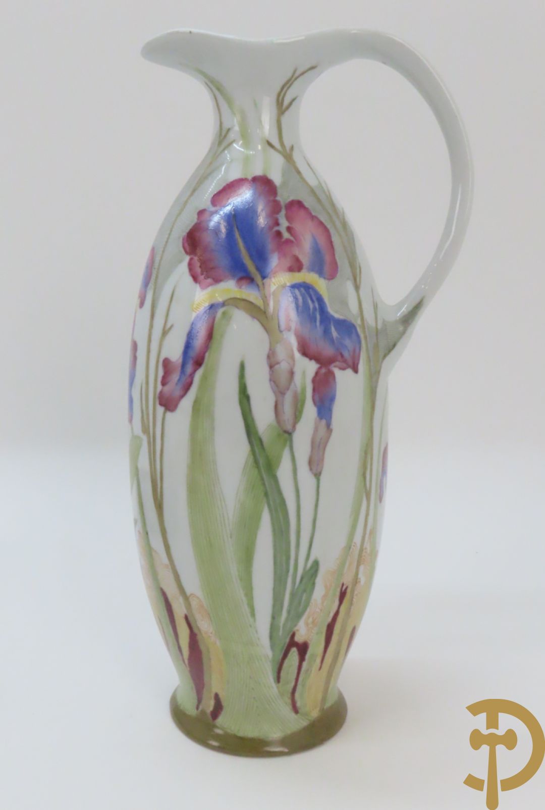 Twee Hollandse vazen met bloemendecor, Colenbrander Arnhem Holland