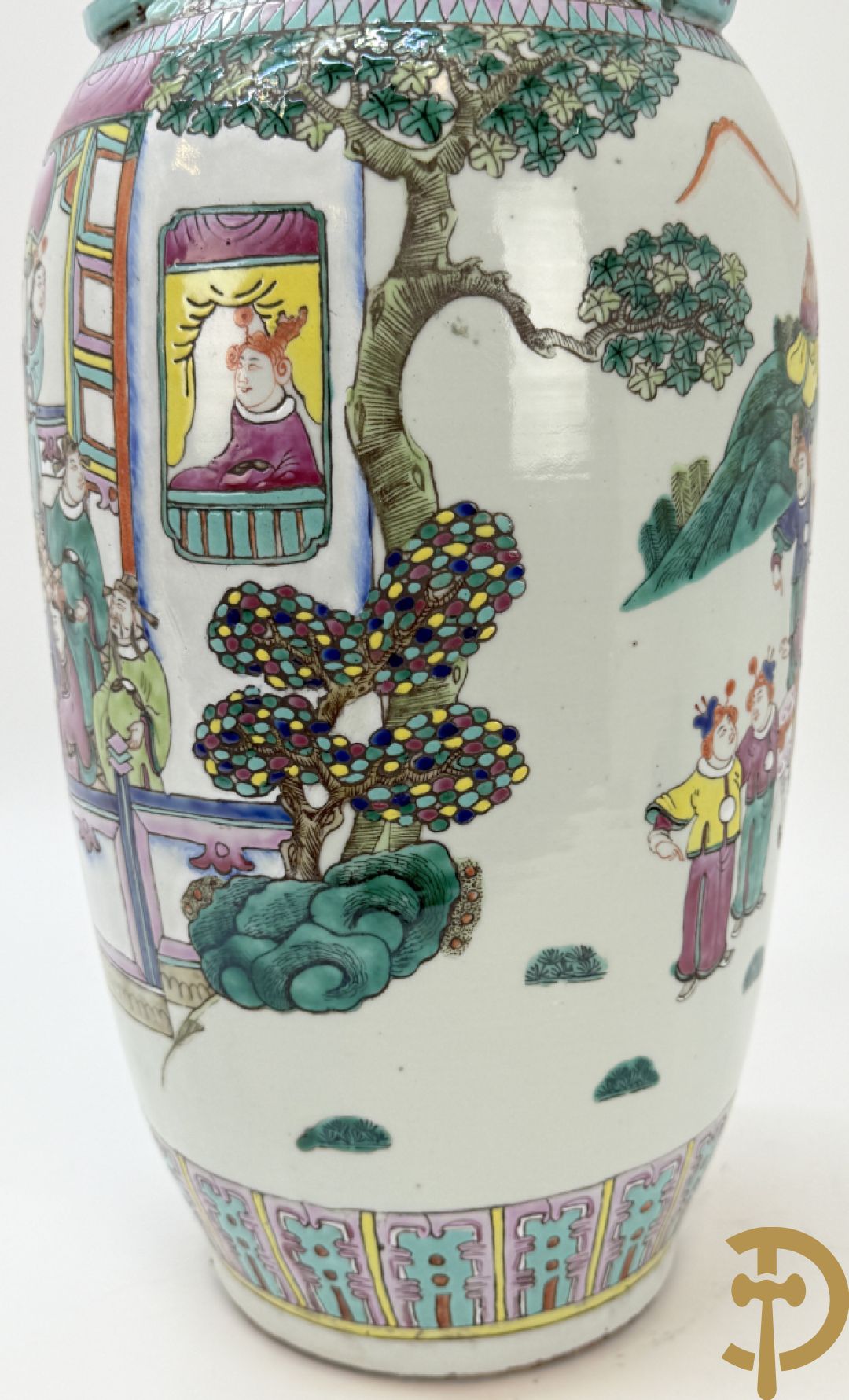 Chinese porseleinen vaas met dubbel decor van geanimeerd interieurzicht en mannen op paarden