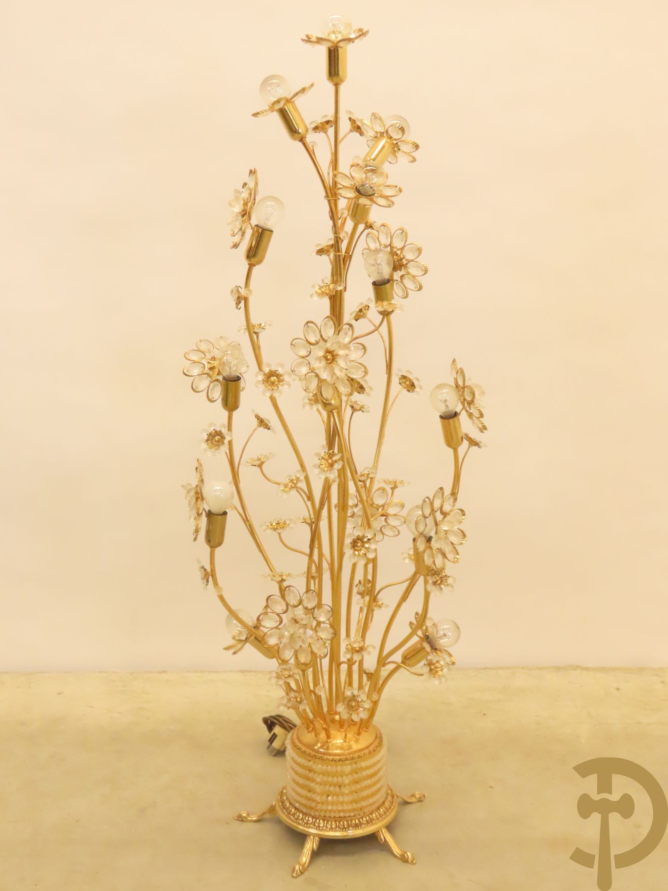 Vintage koperen staande lampadaire met strass bloemen