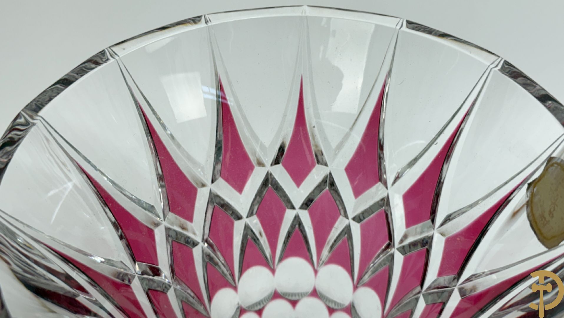 Val Saint Lambert  : Rode handgeslepen kristallen vaas