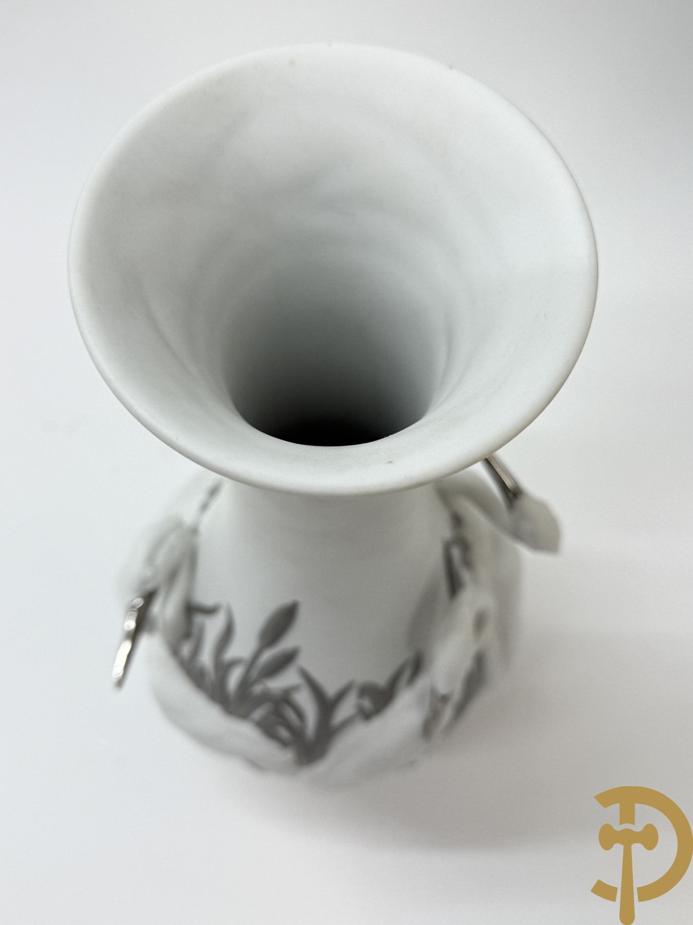 Porseleinen siervaas met decor van 5 zwanen in het riet, Lladro getekend