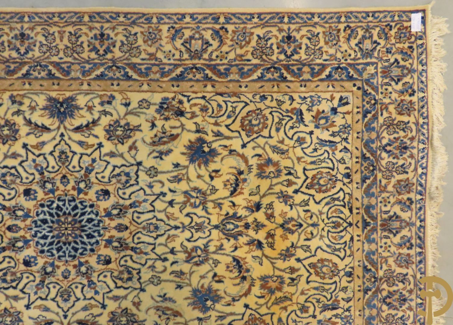 Oosters handgekonoopt tapijt Nain