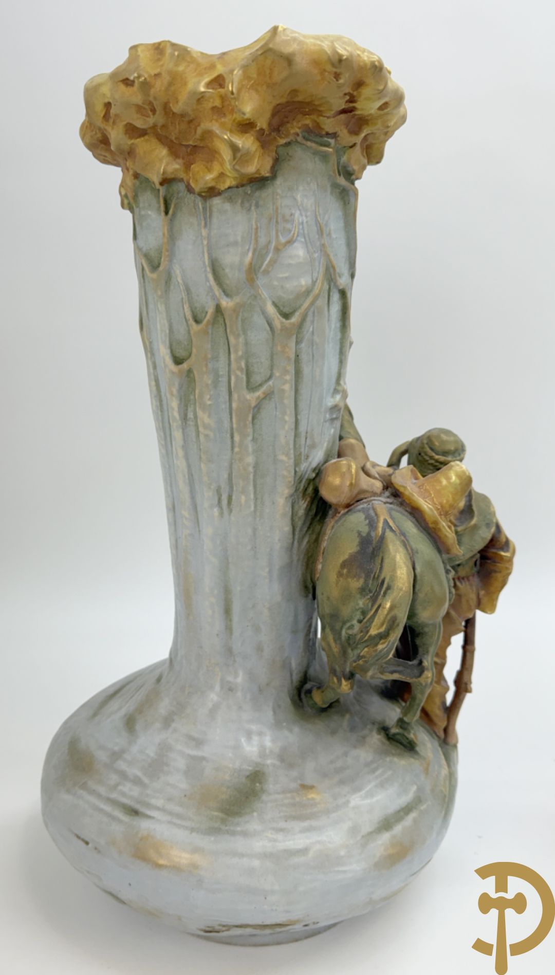 Paar Austria vazen bezet met orientaalse ruiters, nummer 4935