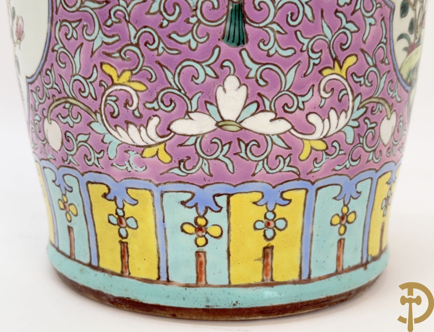 Chinese porseleinen vaas met vogel- en bloemendecor