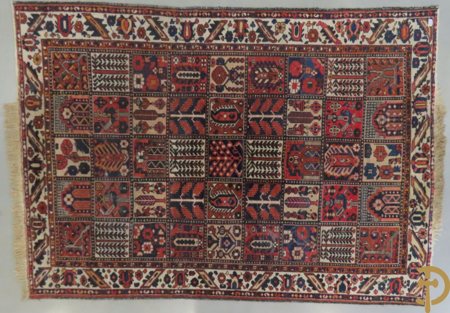 Oosters handgeknoopt tapijt met patronen + Oosterse handgeknoopte loper + kamelenmat