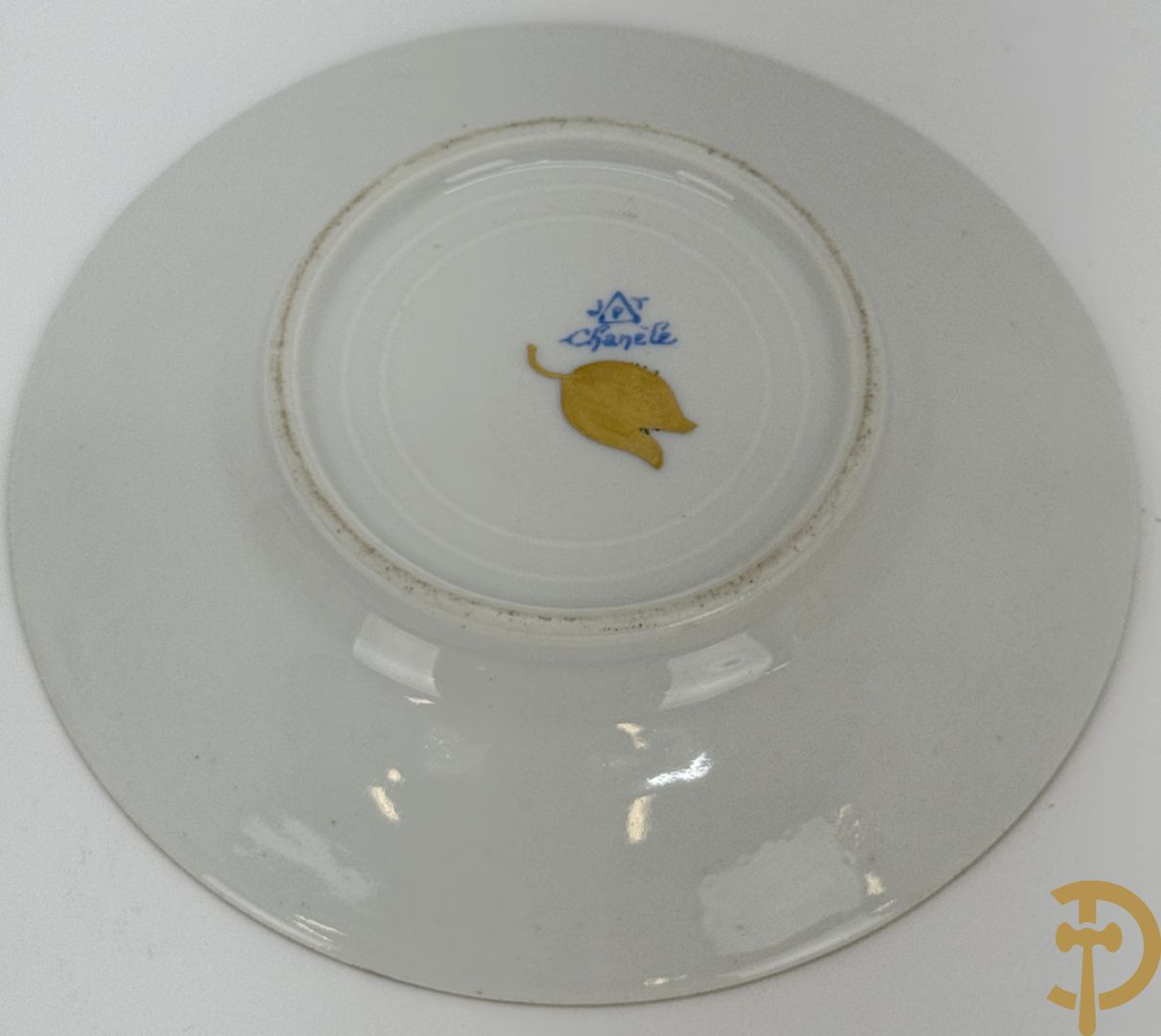 Porseleinen kopje en schoteltje met voorstelling van Napoleon te paard, JPC Chanele + kopje in Limoges porselein + cachepot met bloemendecor