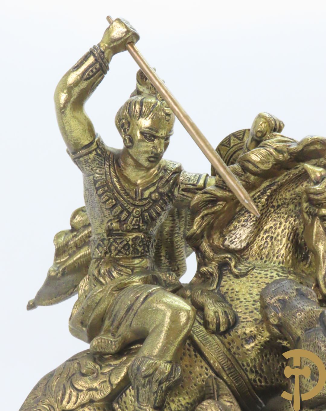 Bronzen pendule met ruiter te paard en panter