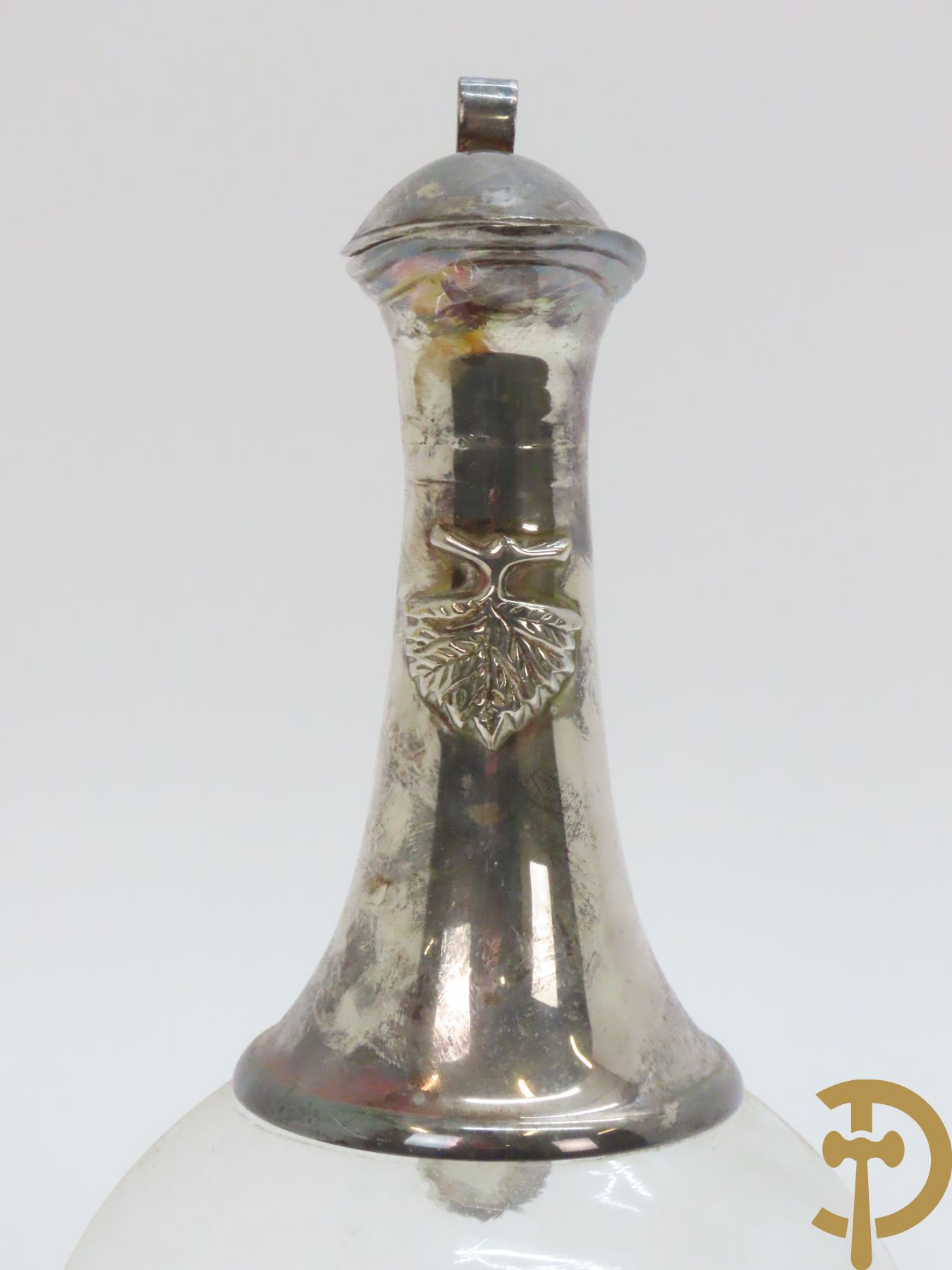 Twee decanteurs + olie- en azijnstel + 2 schenkkannen + twee-orig dekselpotje