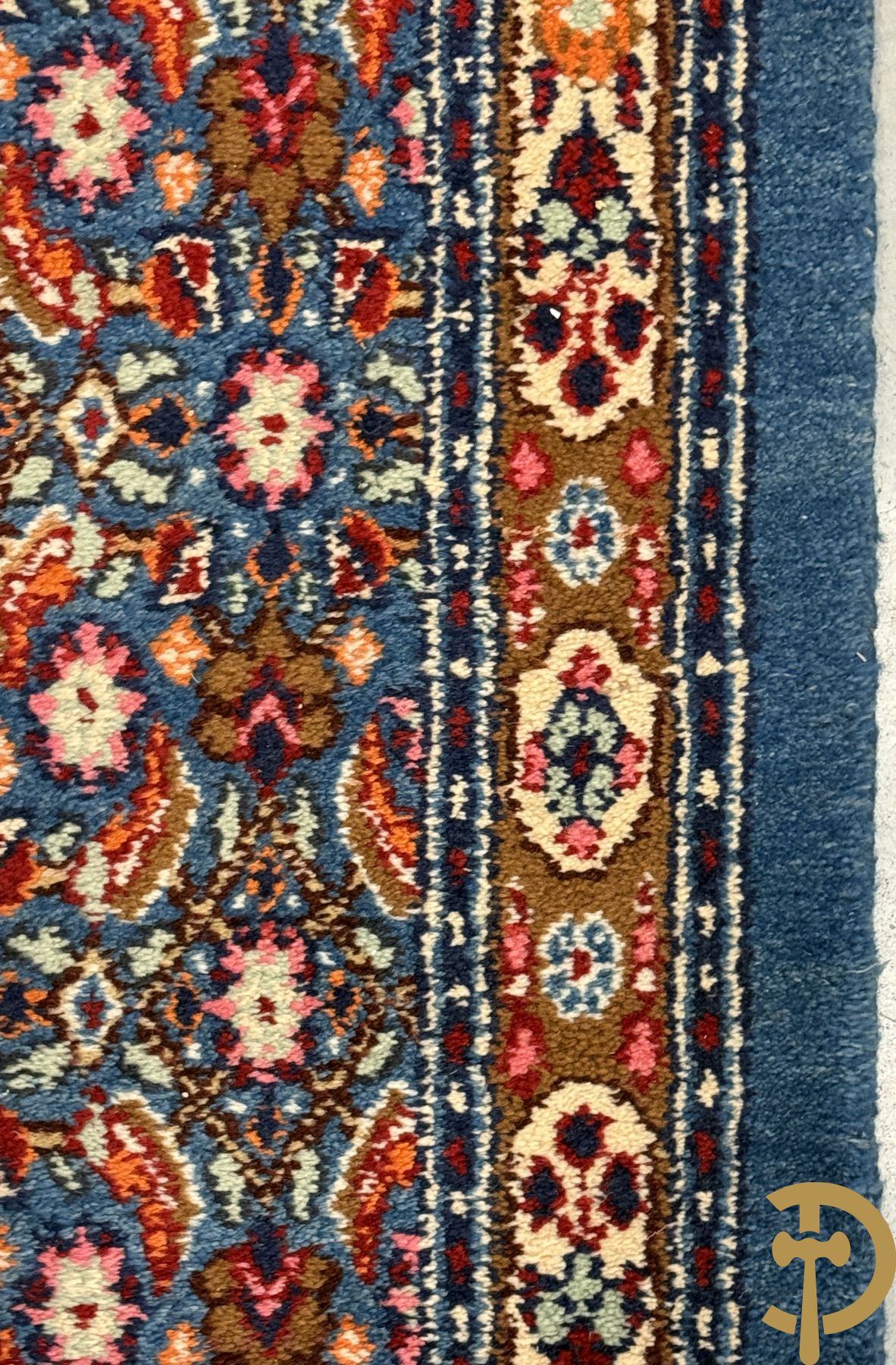 Twee oosterse handgeknoopte lopers