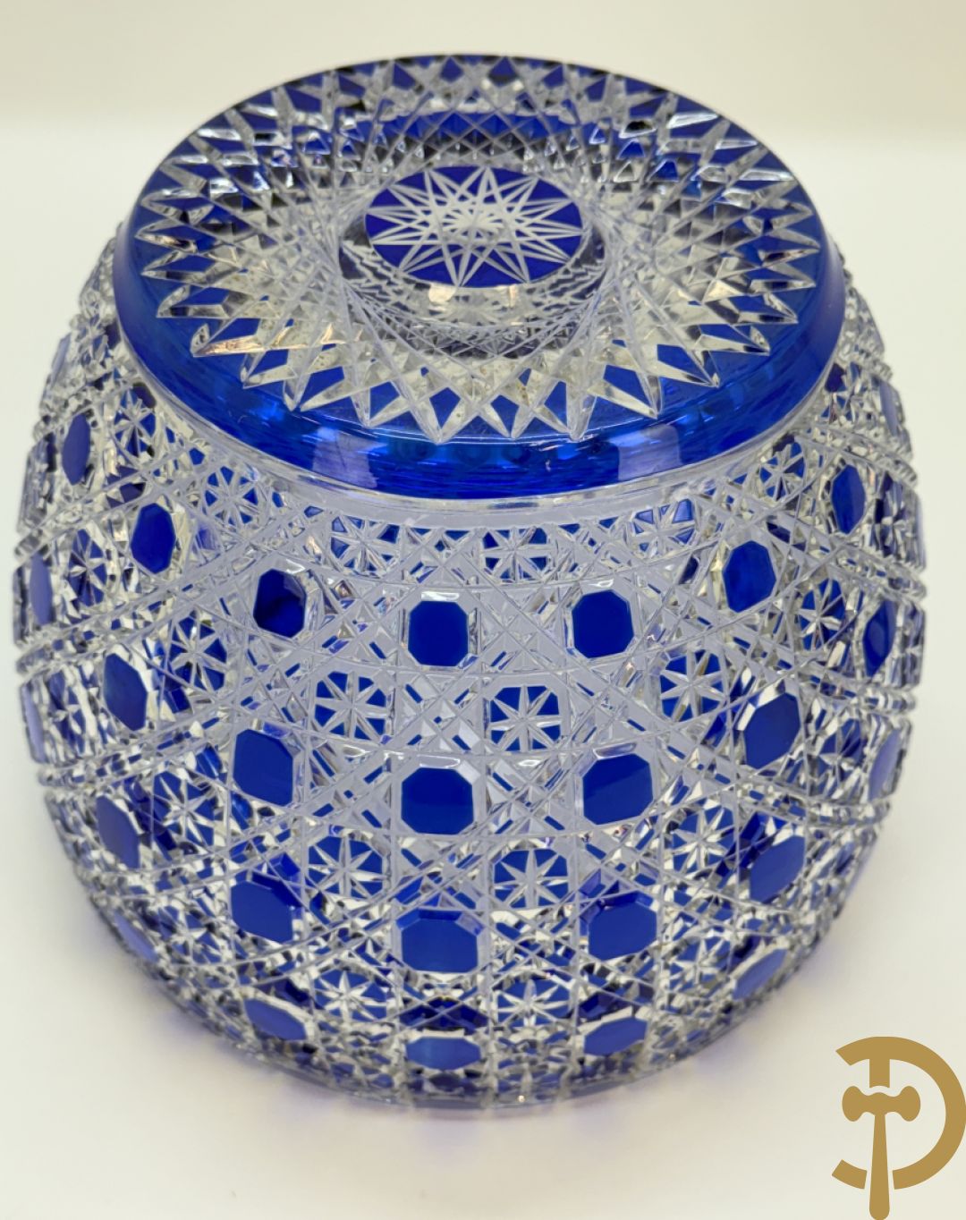 Blauwe handgeslepen en gefacetteerde kristallen punck bowl