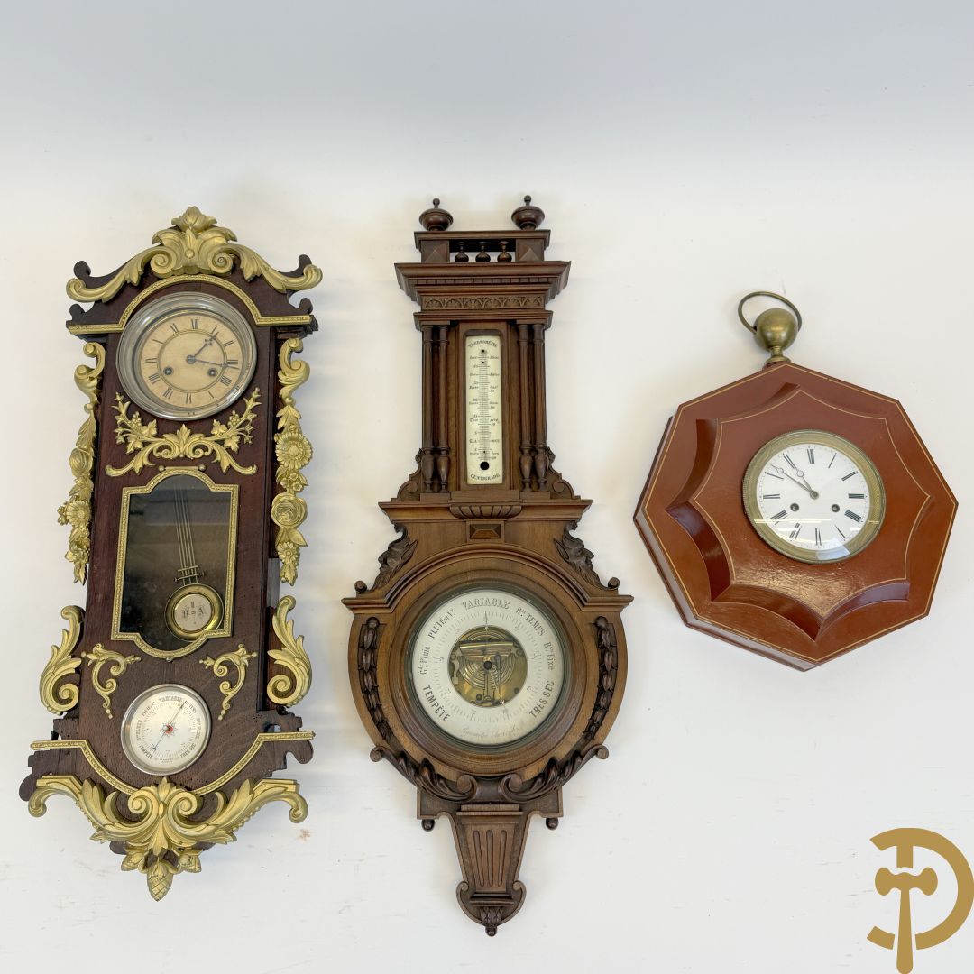 Notelaren barometer + reglateur met barometer + metalen touwtjesklok