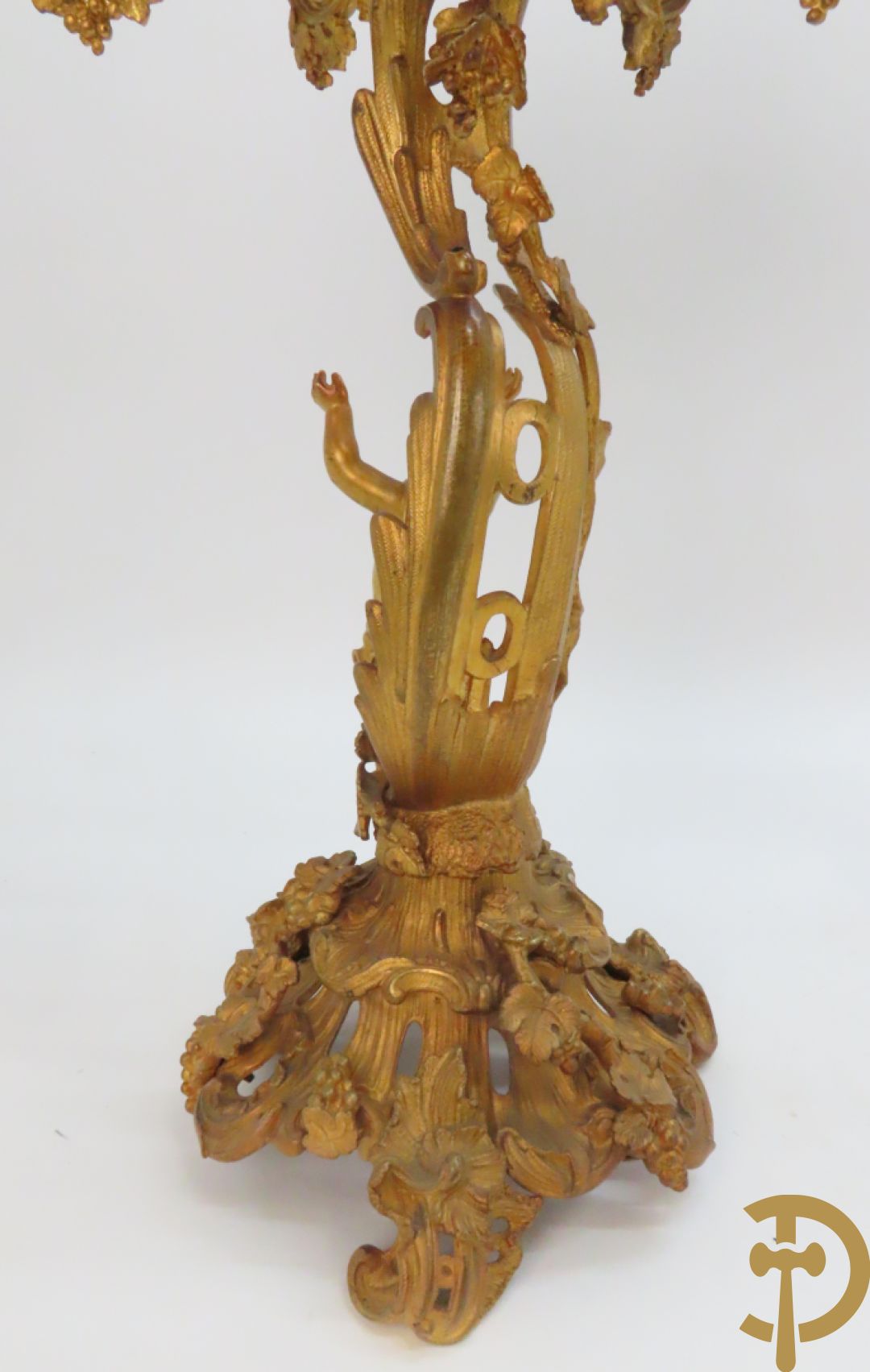 Bronzen schouwklok bezet met 2 cupido