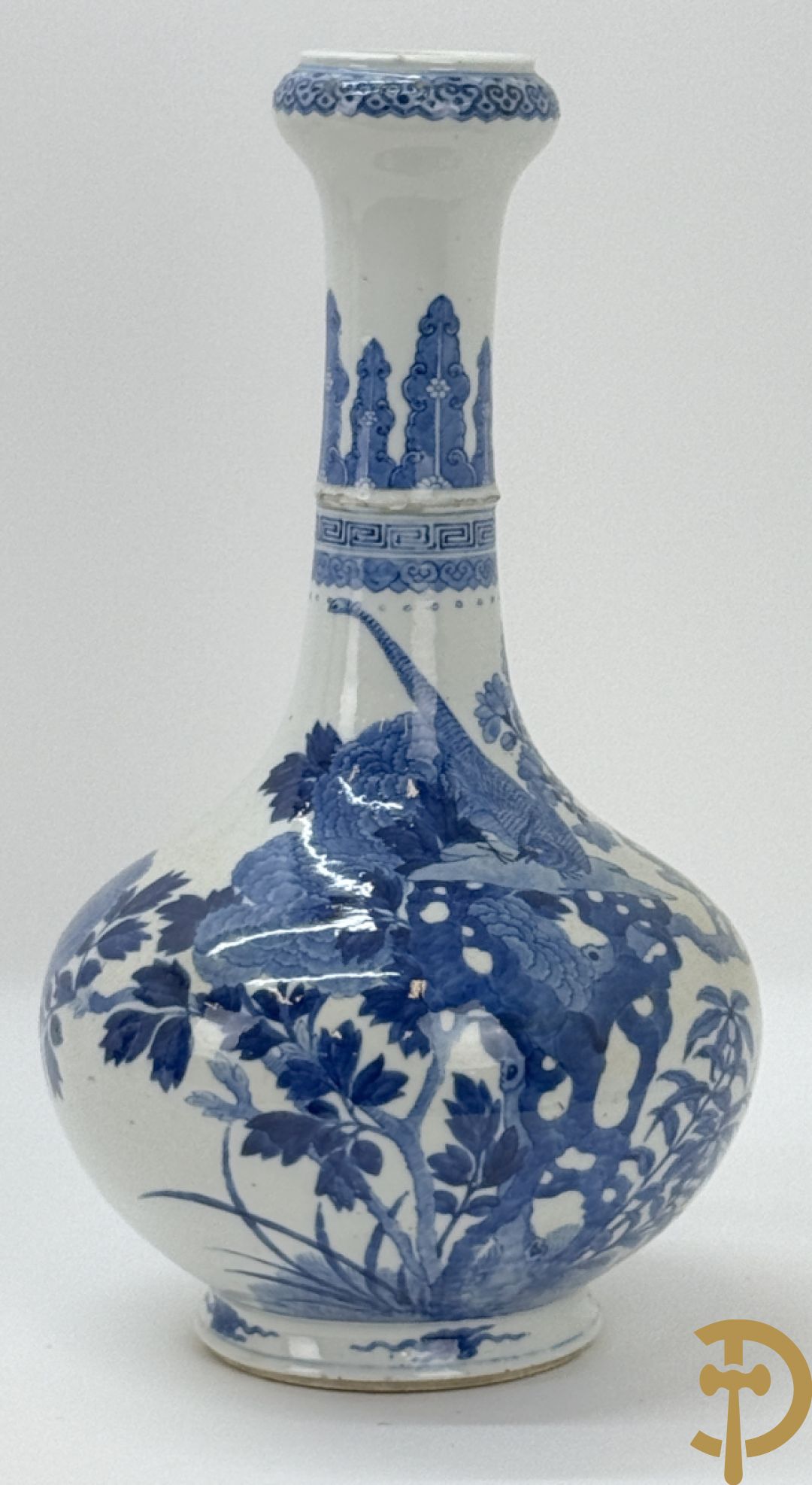 Chinese blauw/witte porseleinen kalebasvormige vaas met bloemen- en vogeldecor, onderaan gemerkt