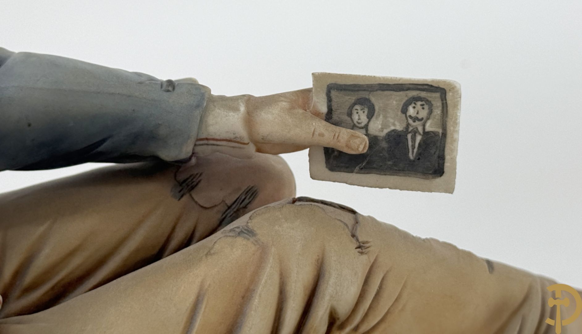 Zes porseleinen groepen Capo di Monte : Paarden met koets, oude man op bank, dame met kinderen, cupido