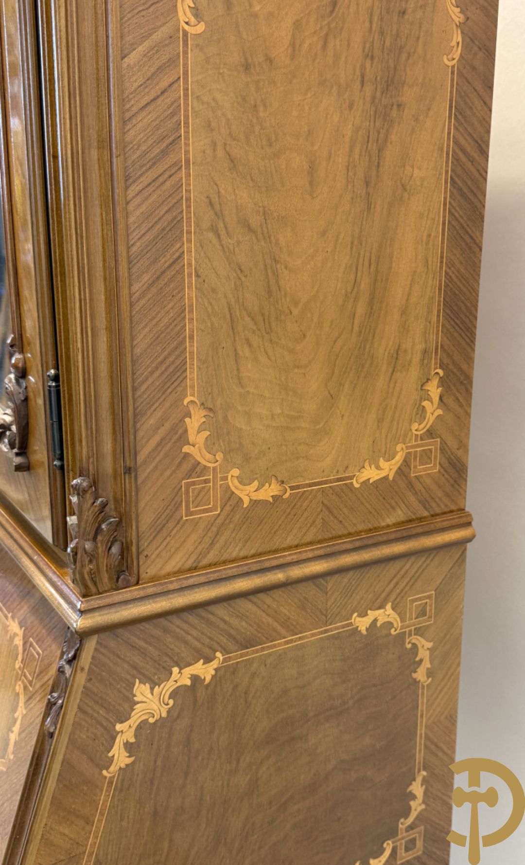 Notelaren secretaire met vitrine, Louis XV