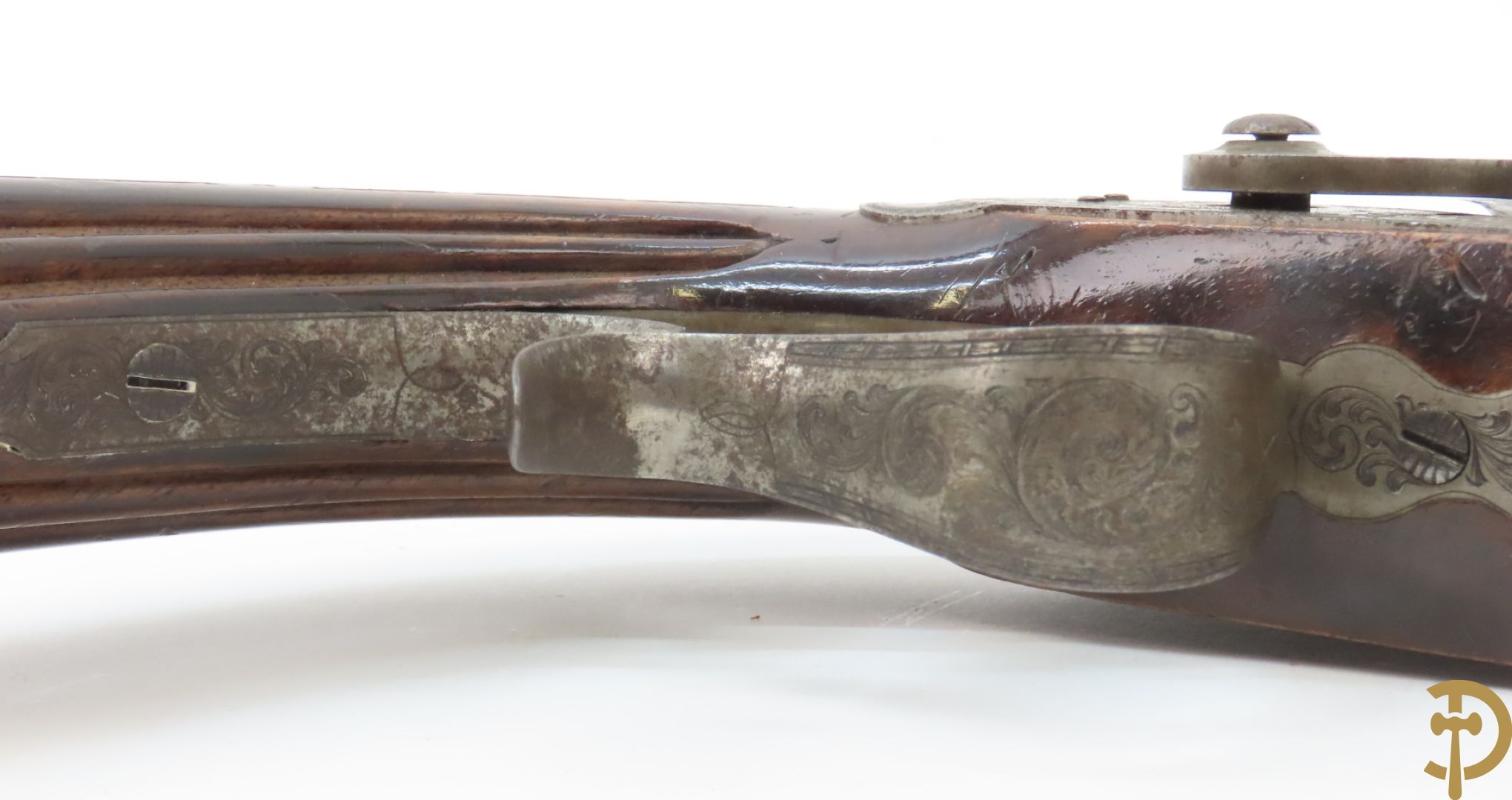 Antieke duelleerkoffer met paar percussie duelleerpistolen met notelaren handvat - (Antiek sierwapen daterend voor 1893 - kopers gebonden aan de Belgische wetgeving)