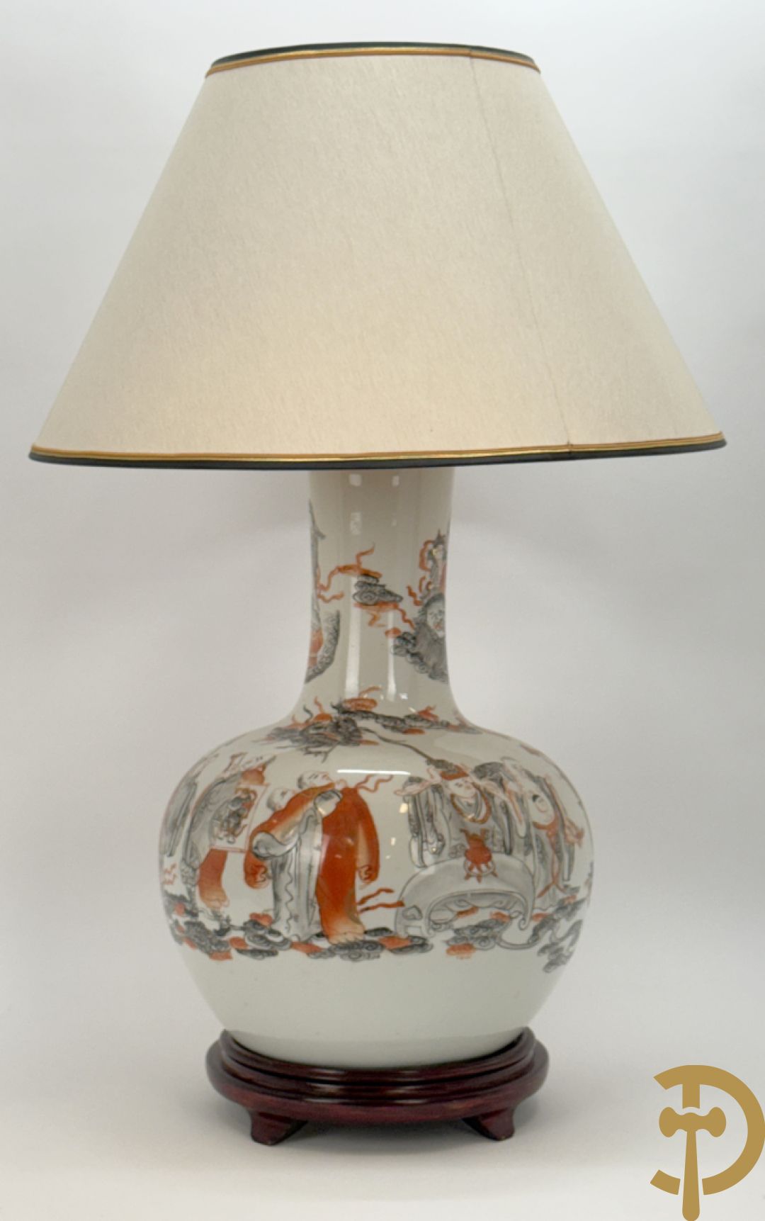 Chinese porseleinen vaas met handbeschilderde geanimeerde taferelen - als lampadaire omgebouwd