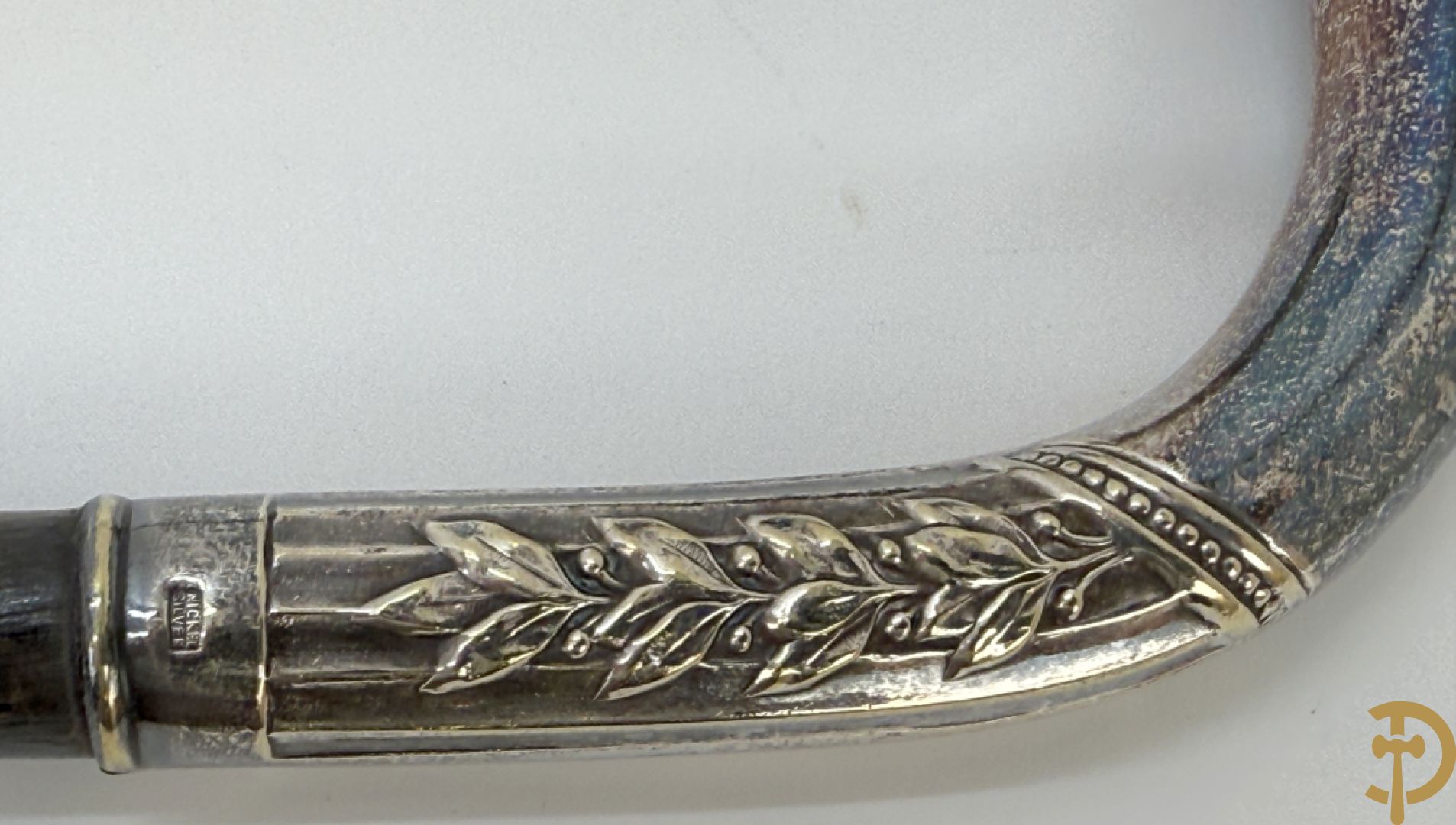 Drie wandelstokken met verzilverd handvat