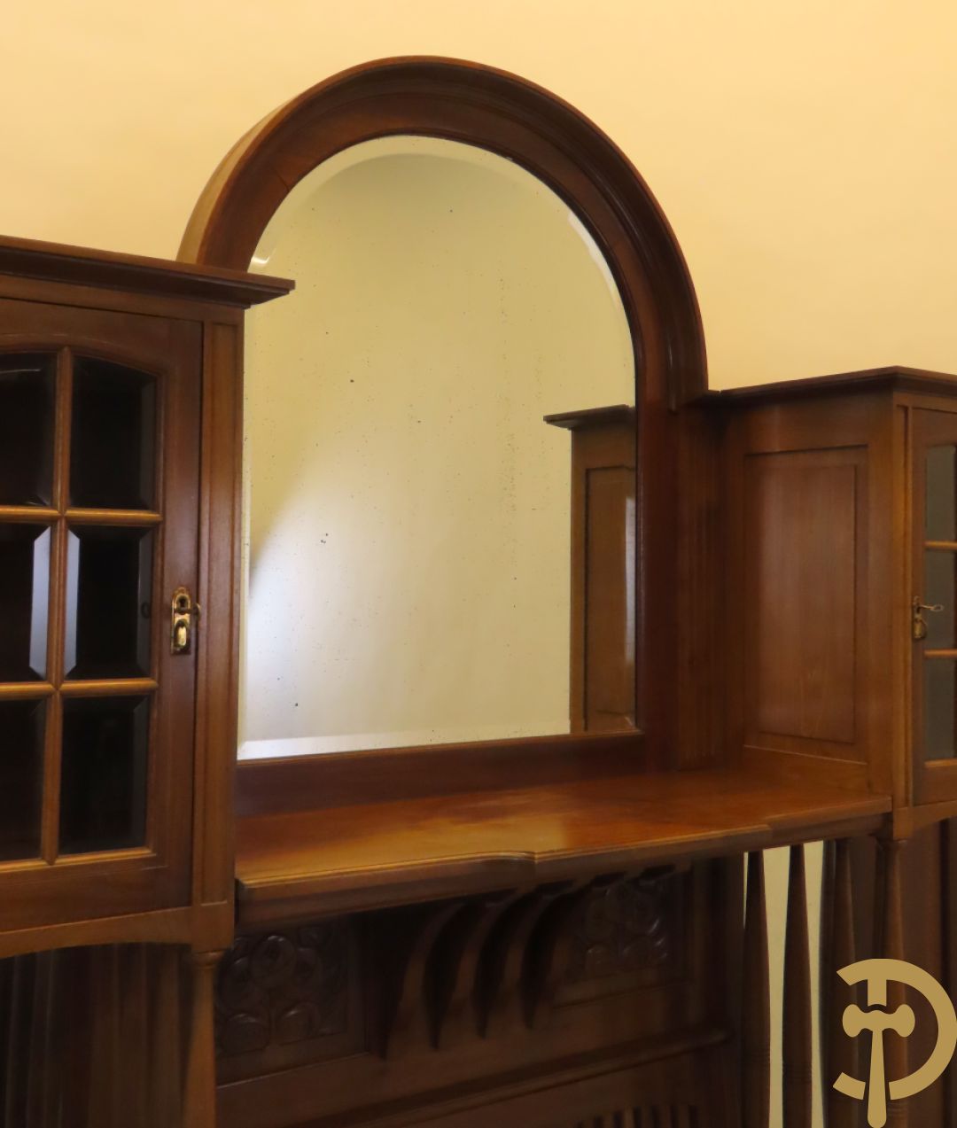 Notelaren Art Deco bank met étagère en paraplustaanders - centraal met spiegel