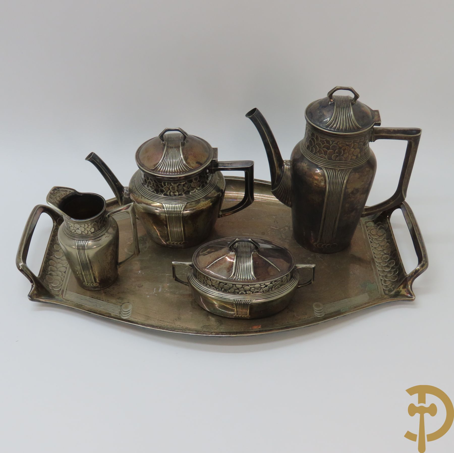 Verzilverd koffie en theeset met bijhorende melk- en suikerpot op plateau, Orivit gemerkt - Art Nouveau stijl