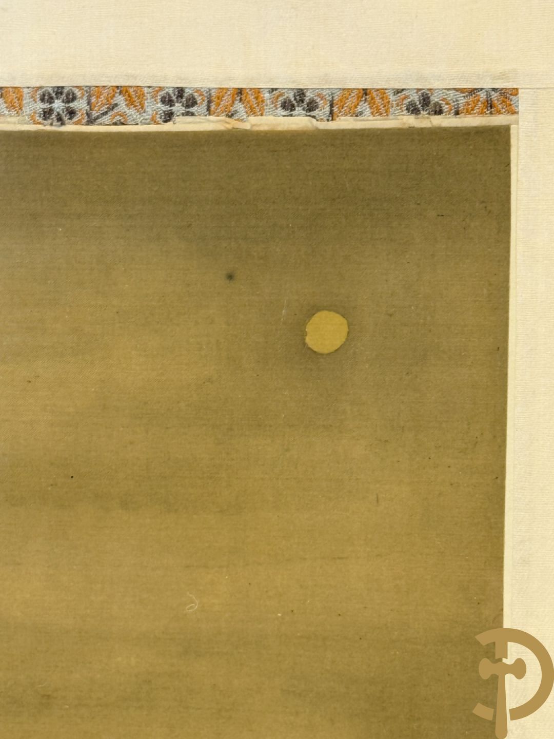 Drie ronde Aziatische zijdeschilderingen + Aziatische zijdeschildering