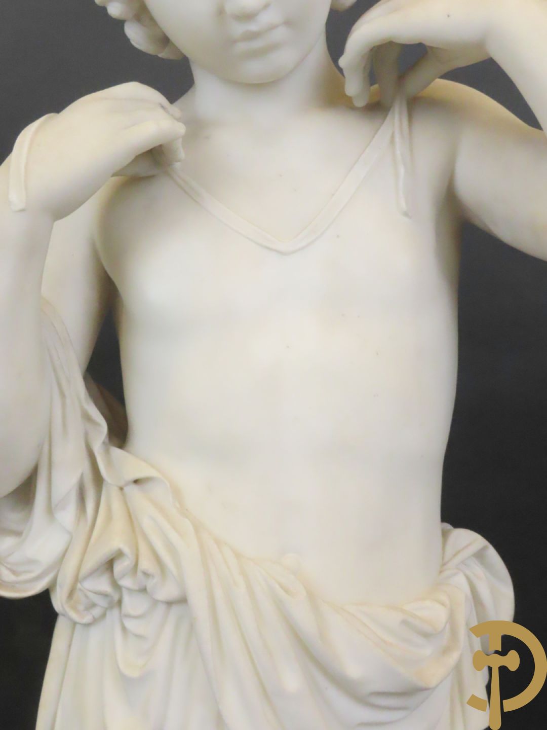 Onleesbaar getekend links achter 